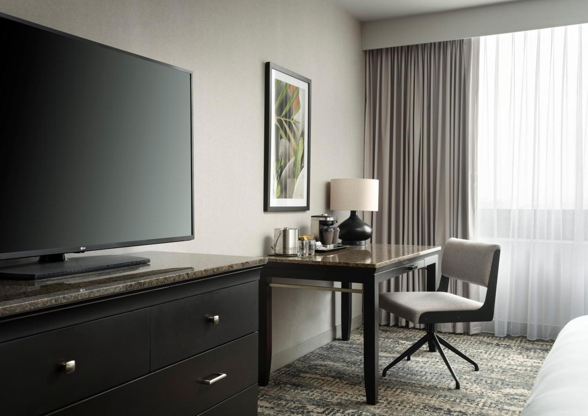 Premium King Room High Floor City View