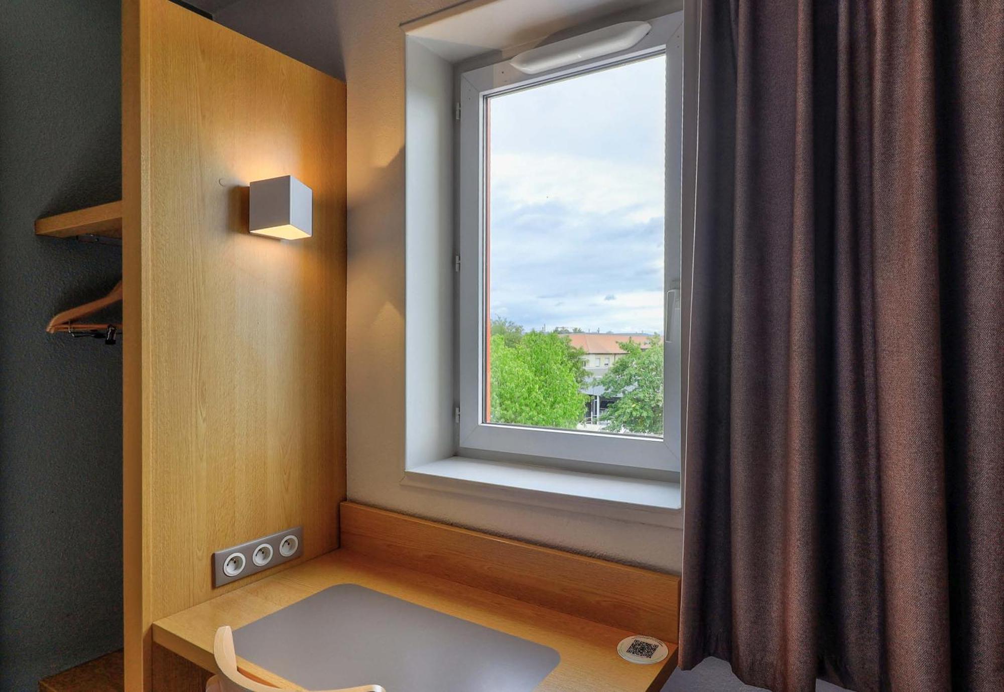 Twin Room,1628676233:JPEG