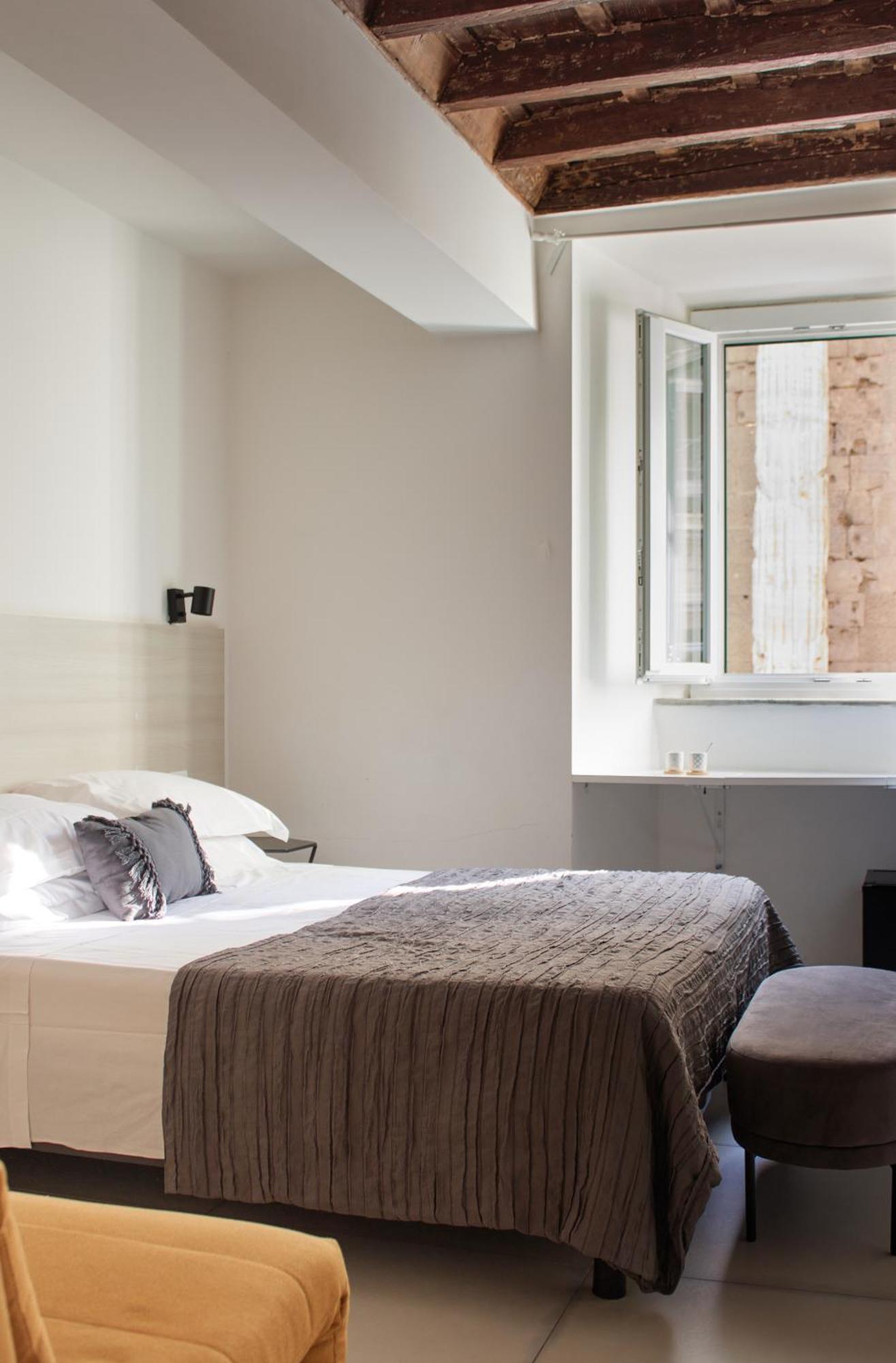 Deluxe Double or Twin Room City View