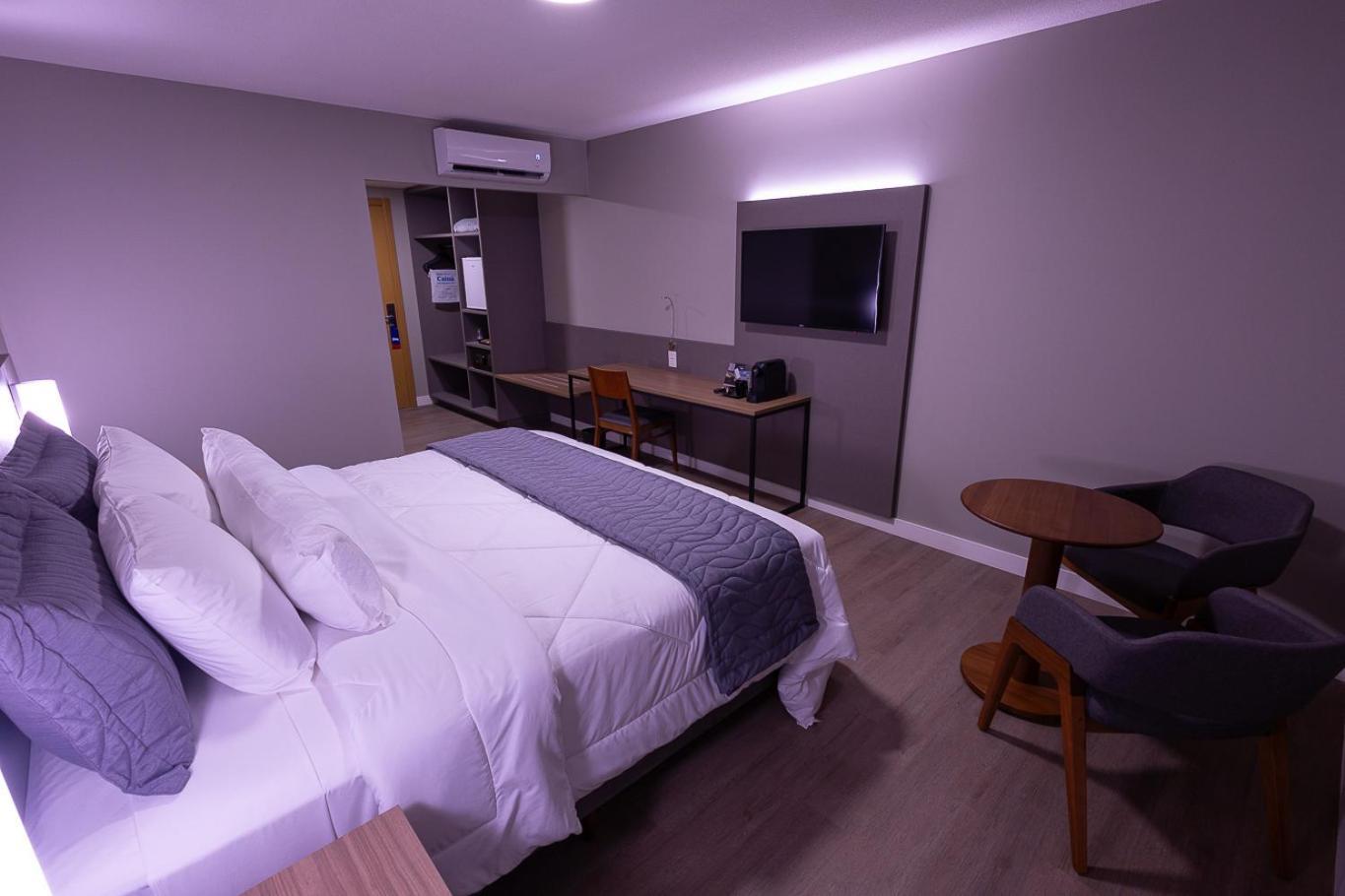 Deluxe Room,1477522882:JPEG