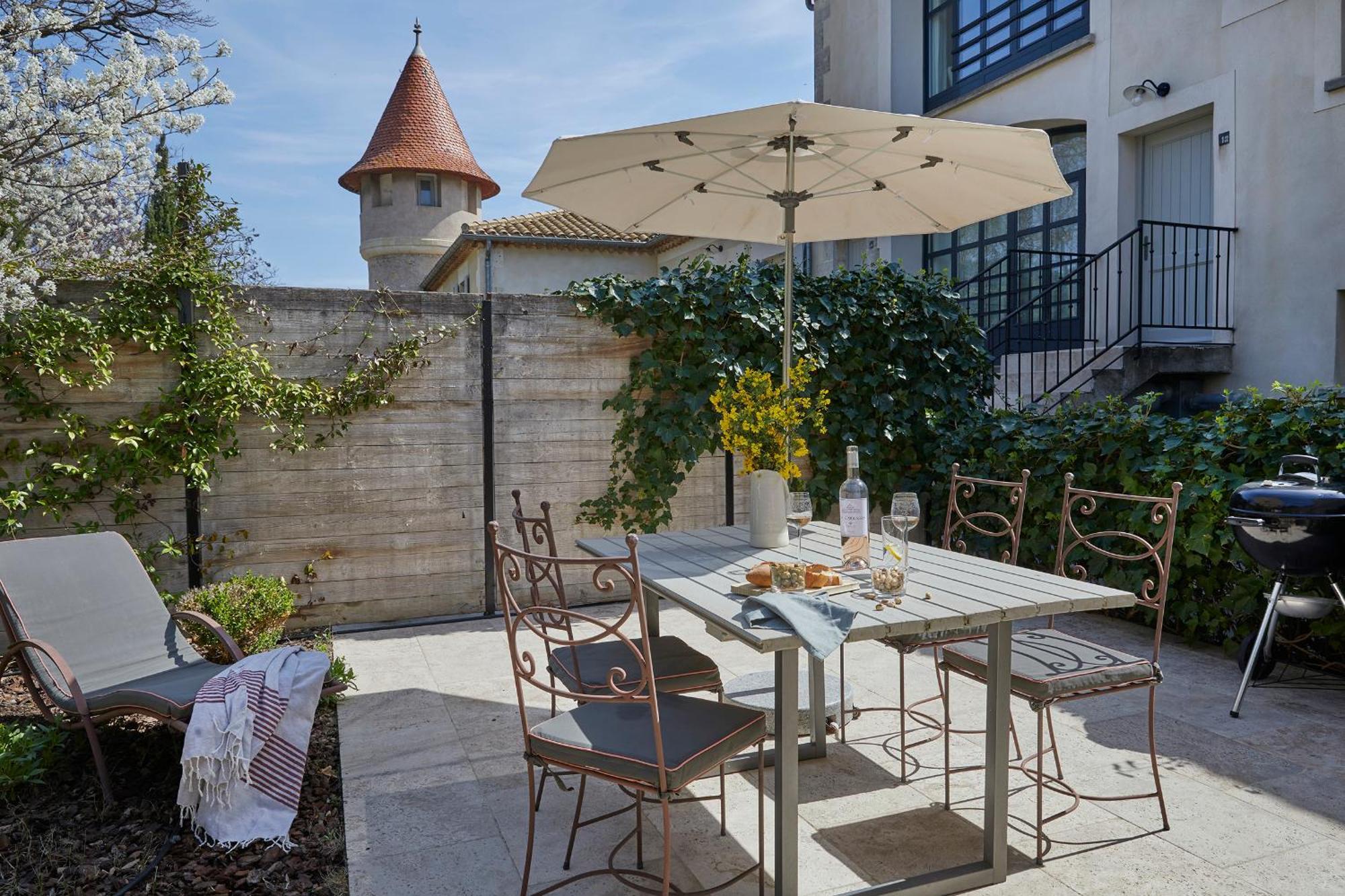 Two-Bedroom House Terrace or Garden Vendangeurs