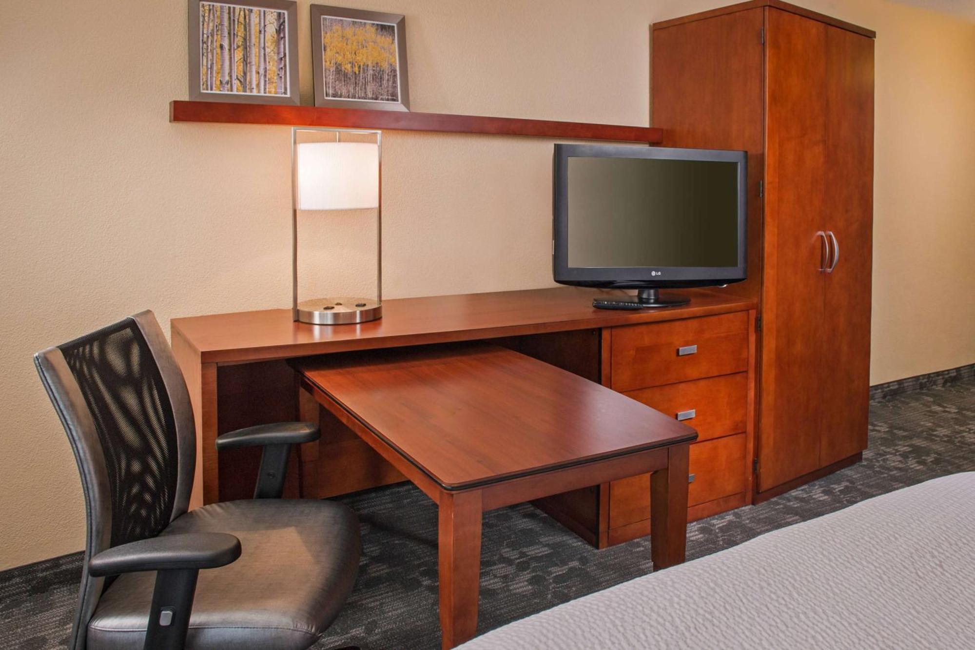 Guestroom Two Queens