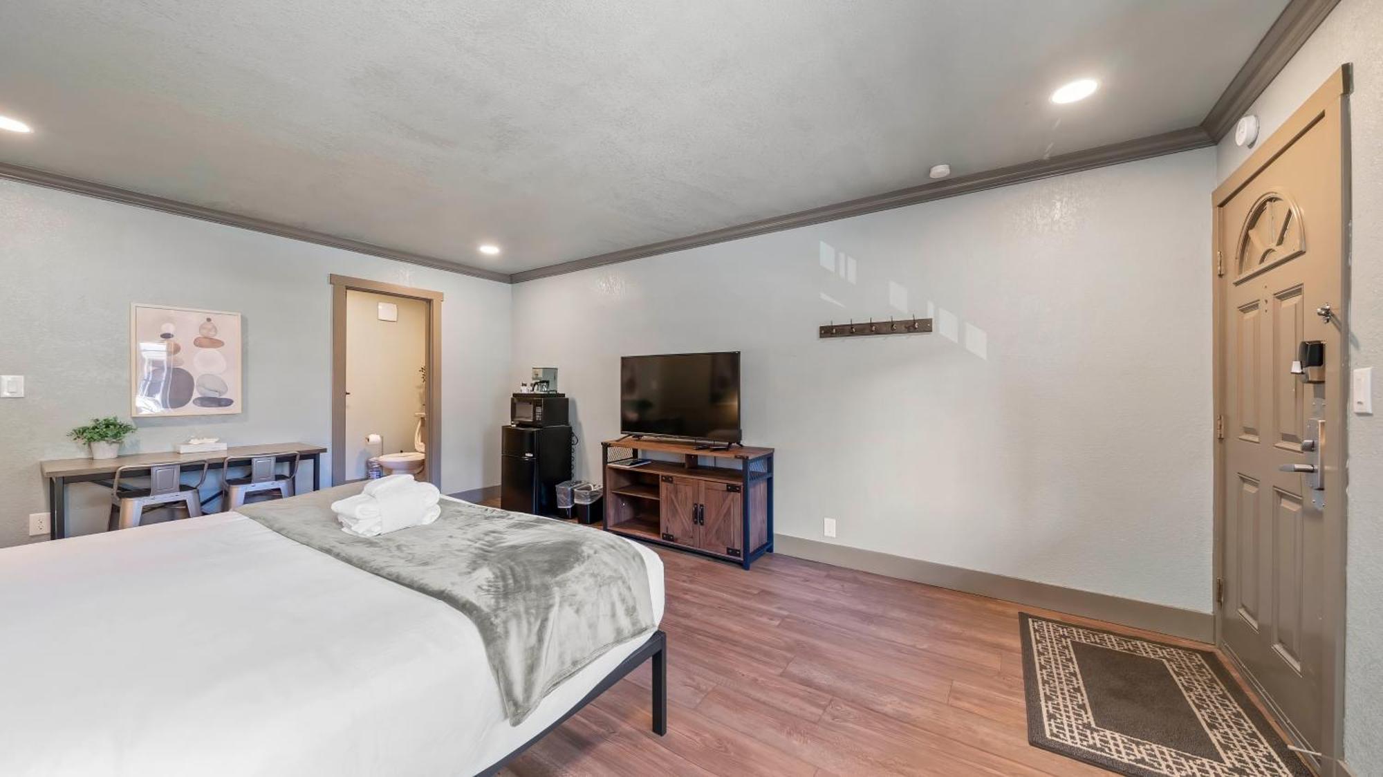 Queen Room
