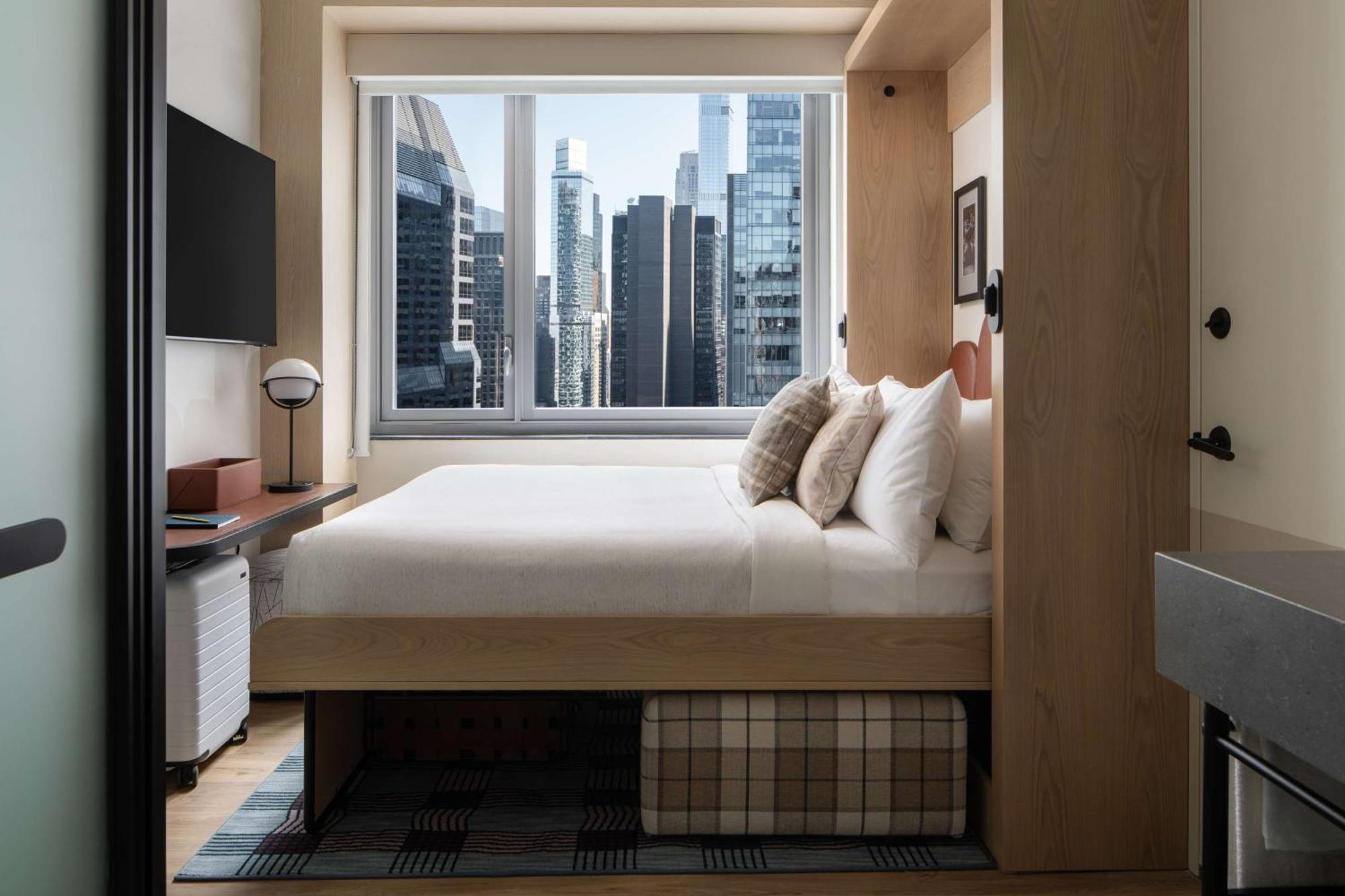 Queen Room City View Wall Bed