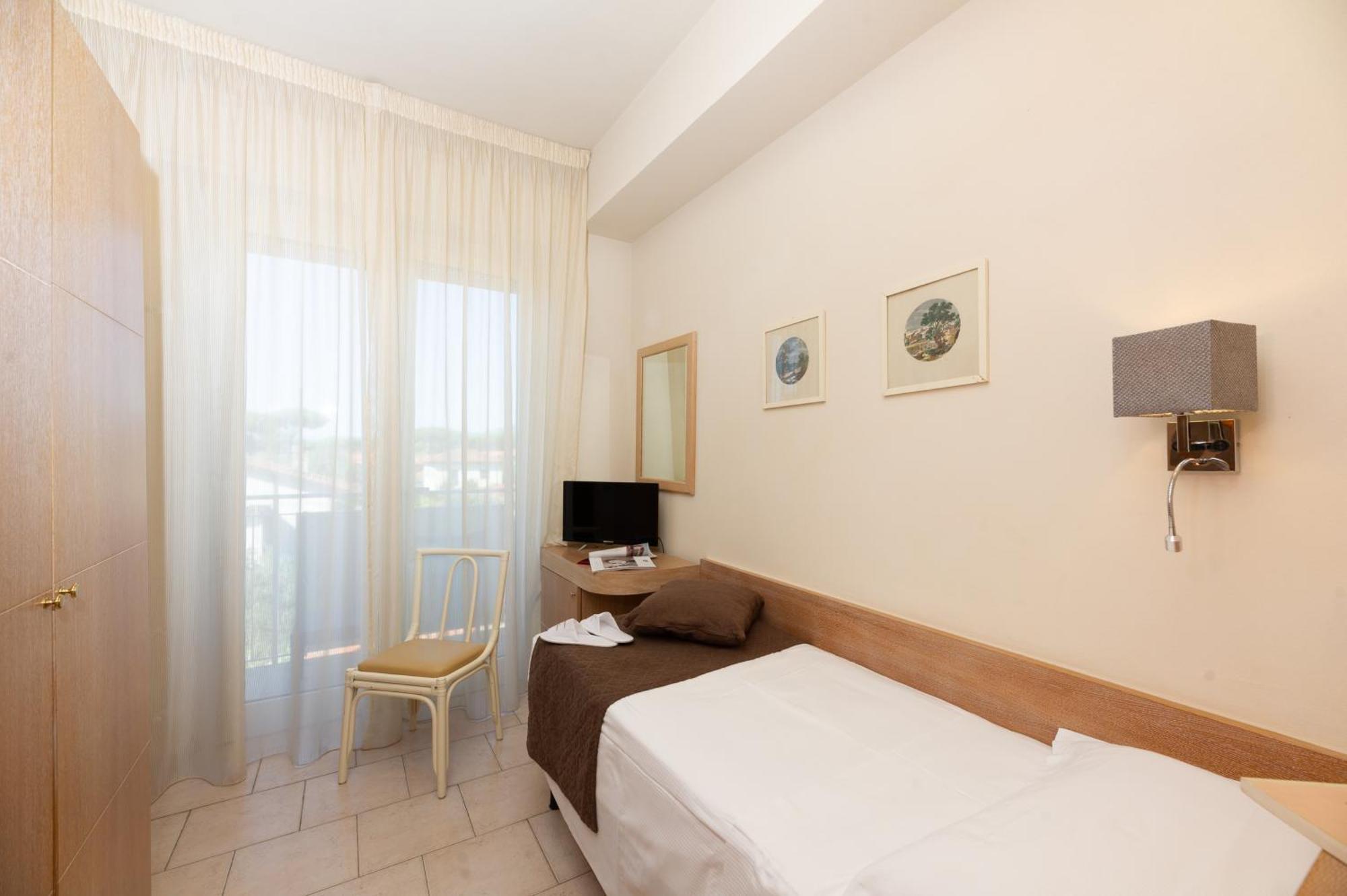 Single Room,1546201306:JPEG