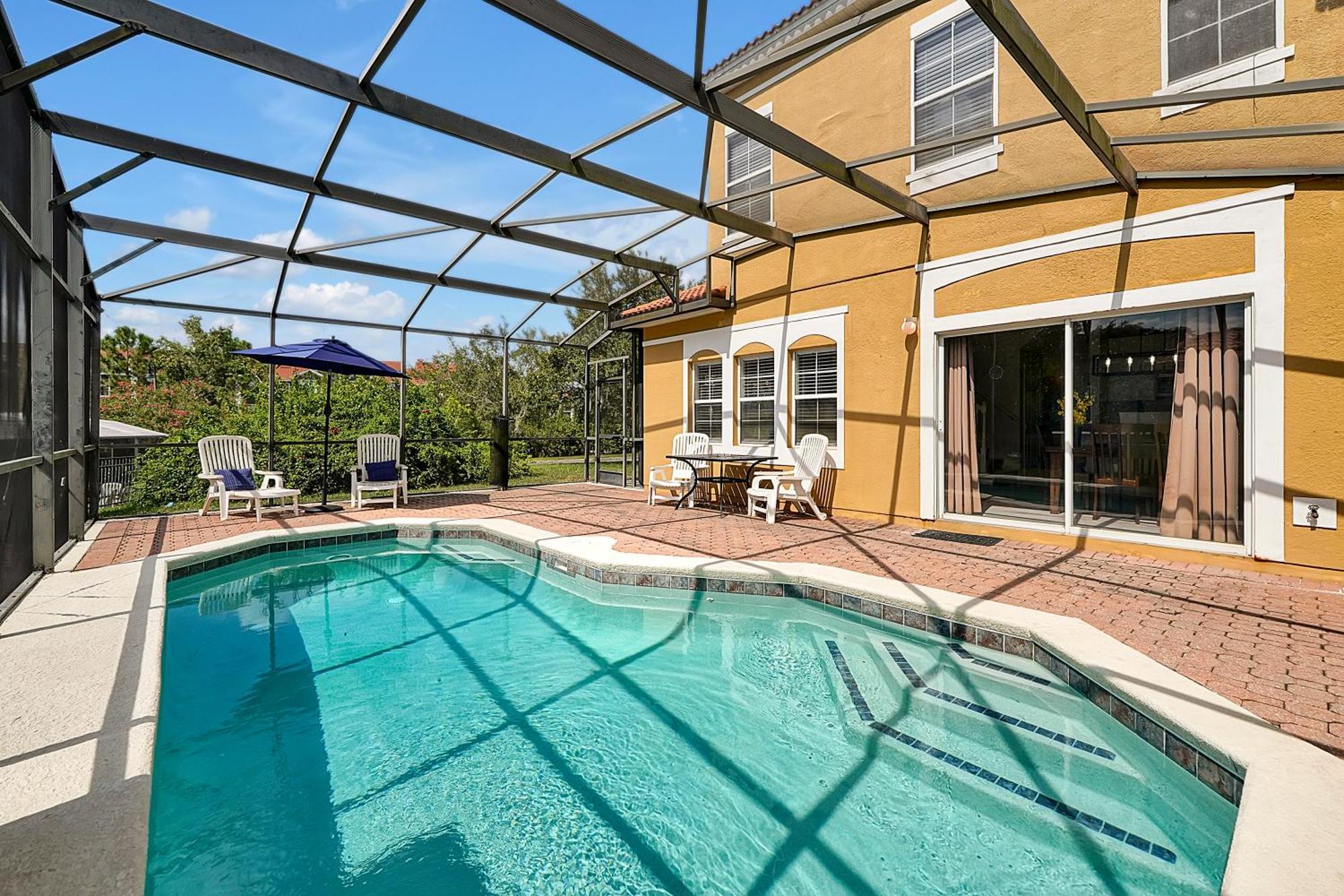 Four-Bedroom Townhouse Private Pool