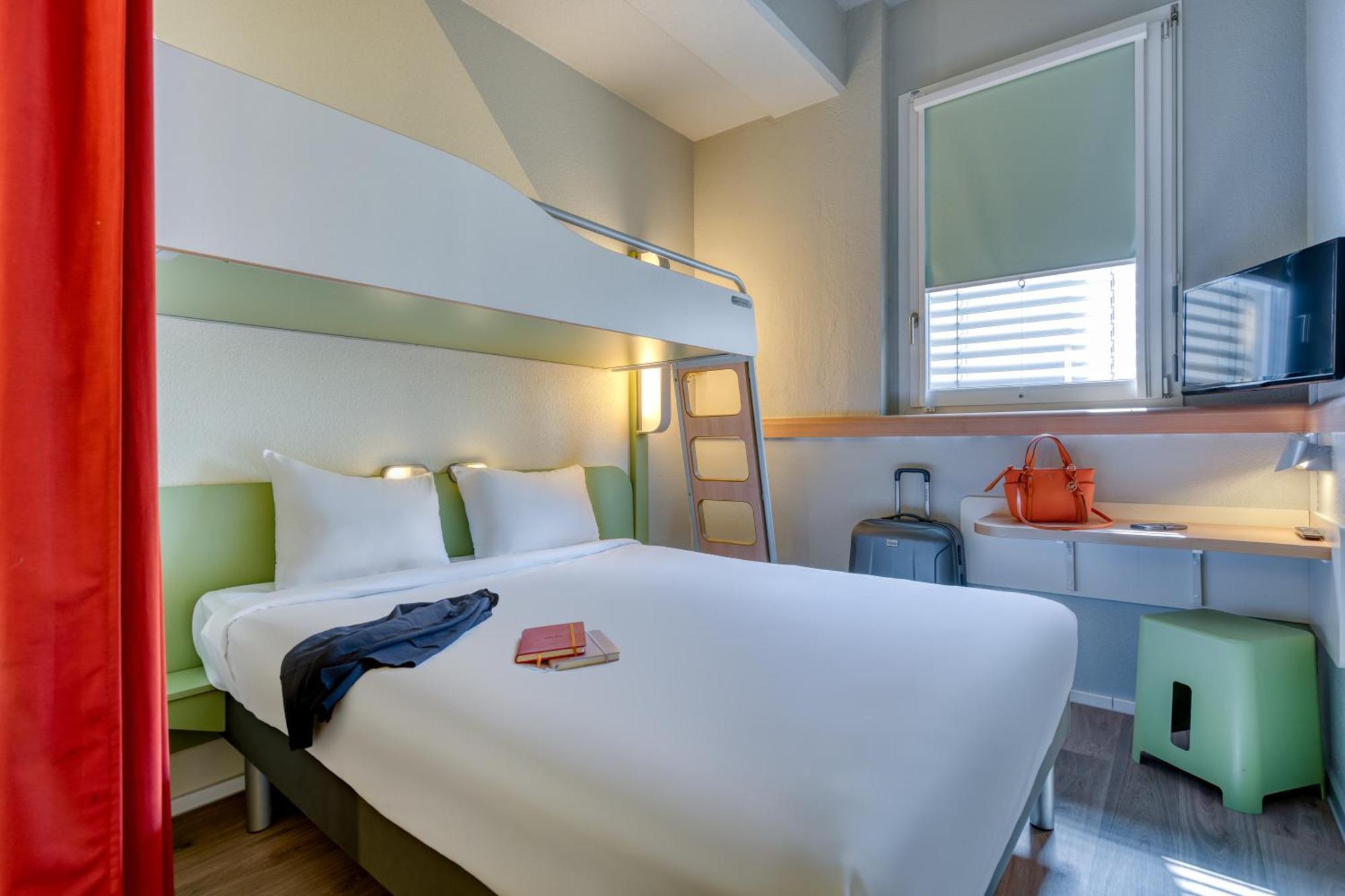 Camera Tripla con Letto Matrimoniale e Letto a Castello