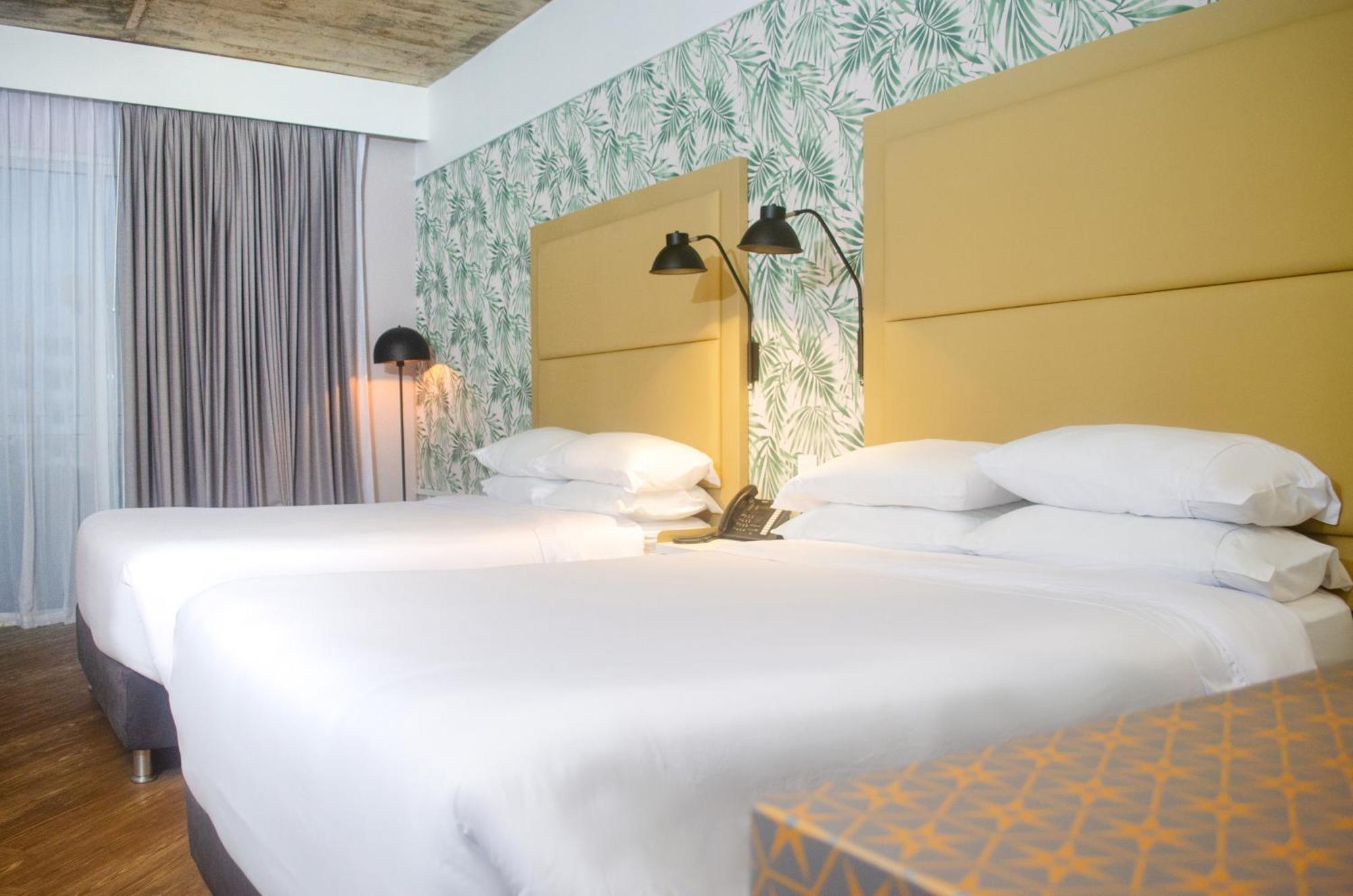 2 Double Beds,1546943425:JPEG