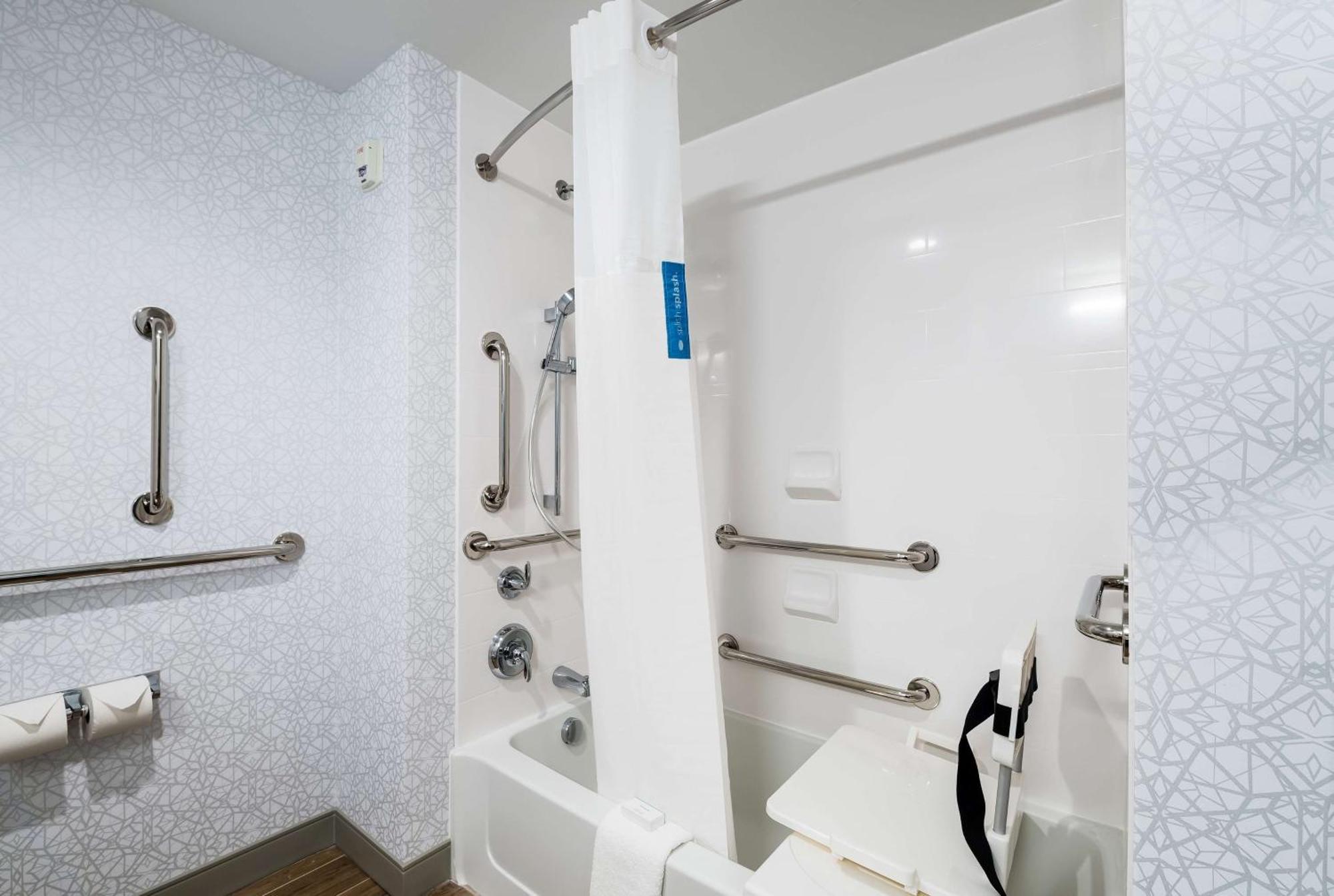 Queen Room Two Queen Beds Mobility Hearing Access or Non-Smoking