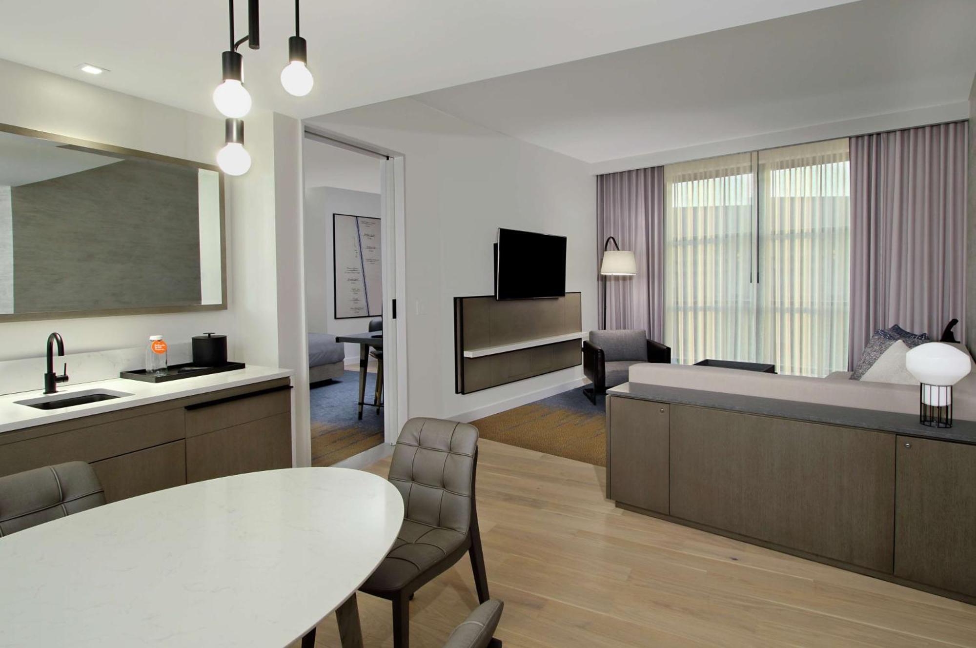 One-Bedroom King Suite