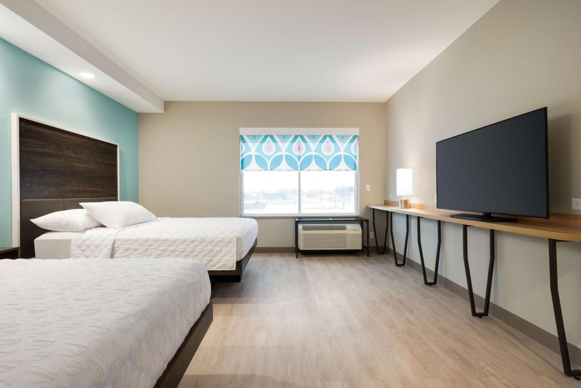 Queen Room with Two Queen Beds - Hearing Access