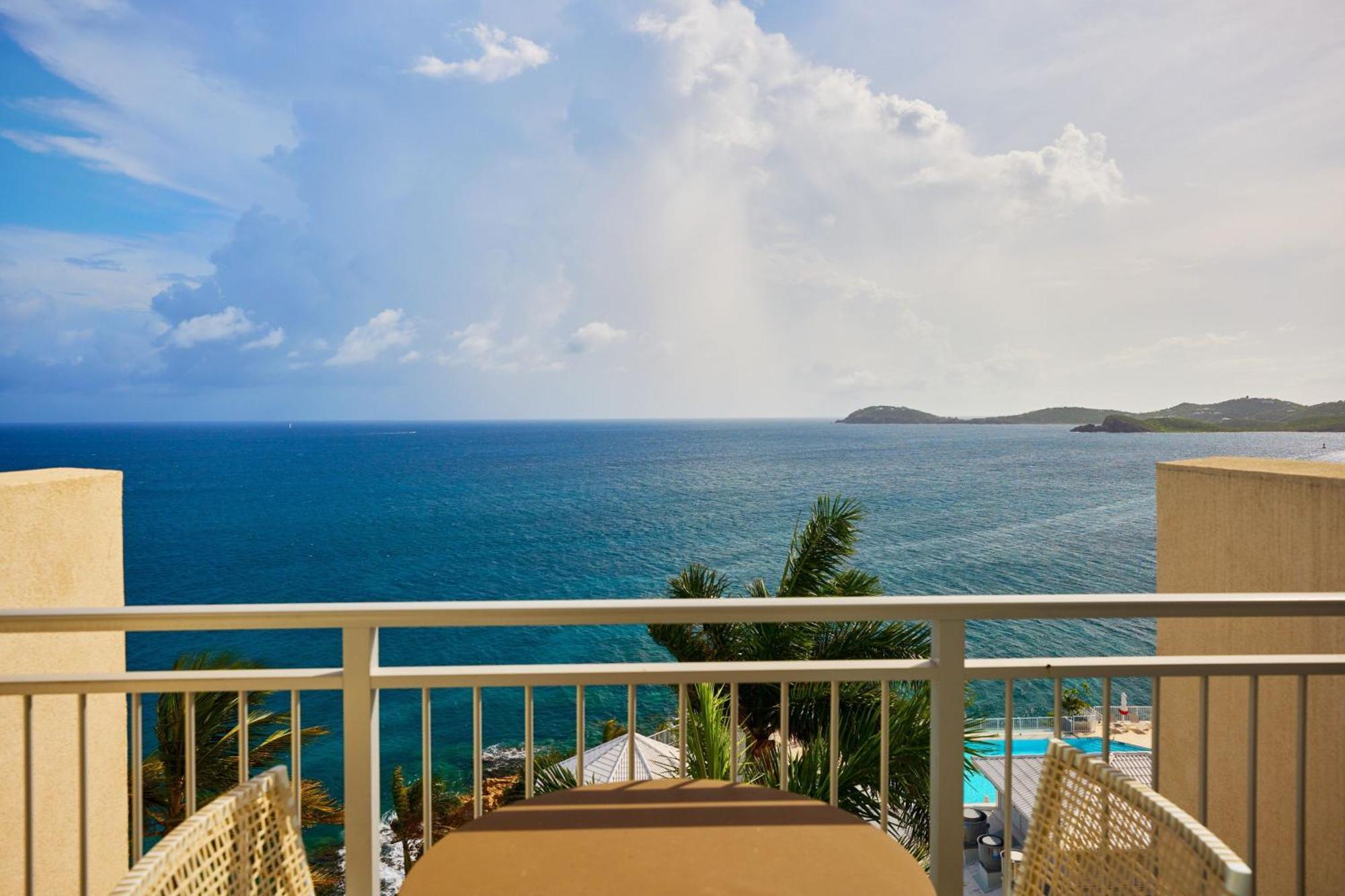 Deluxe King Room Balcony Ocean View