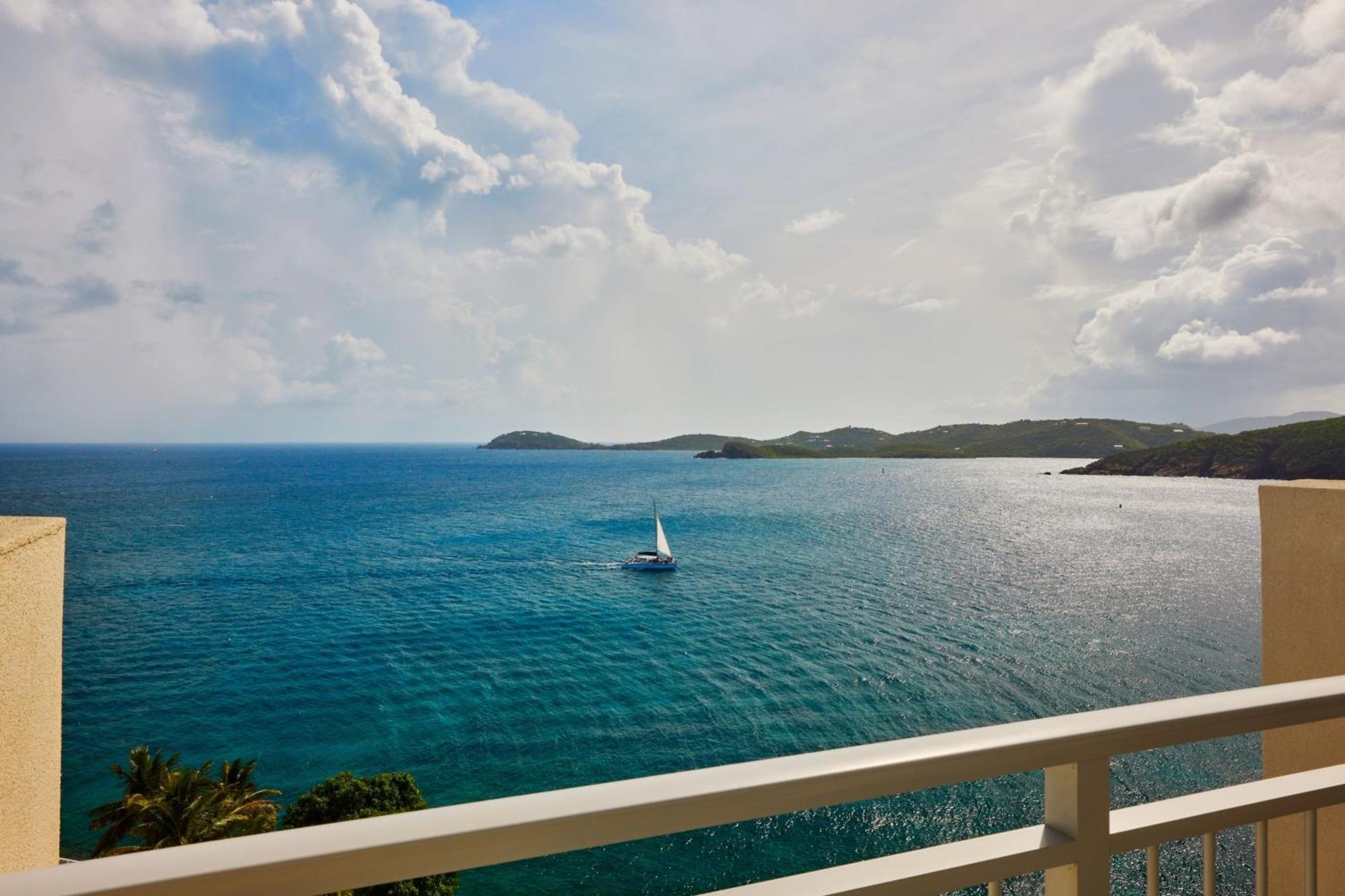 Deluxe King Room Balcony Ocean View