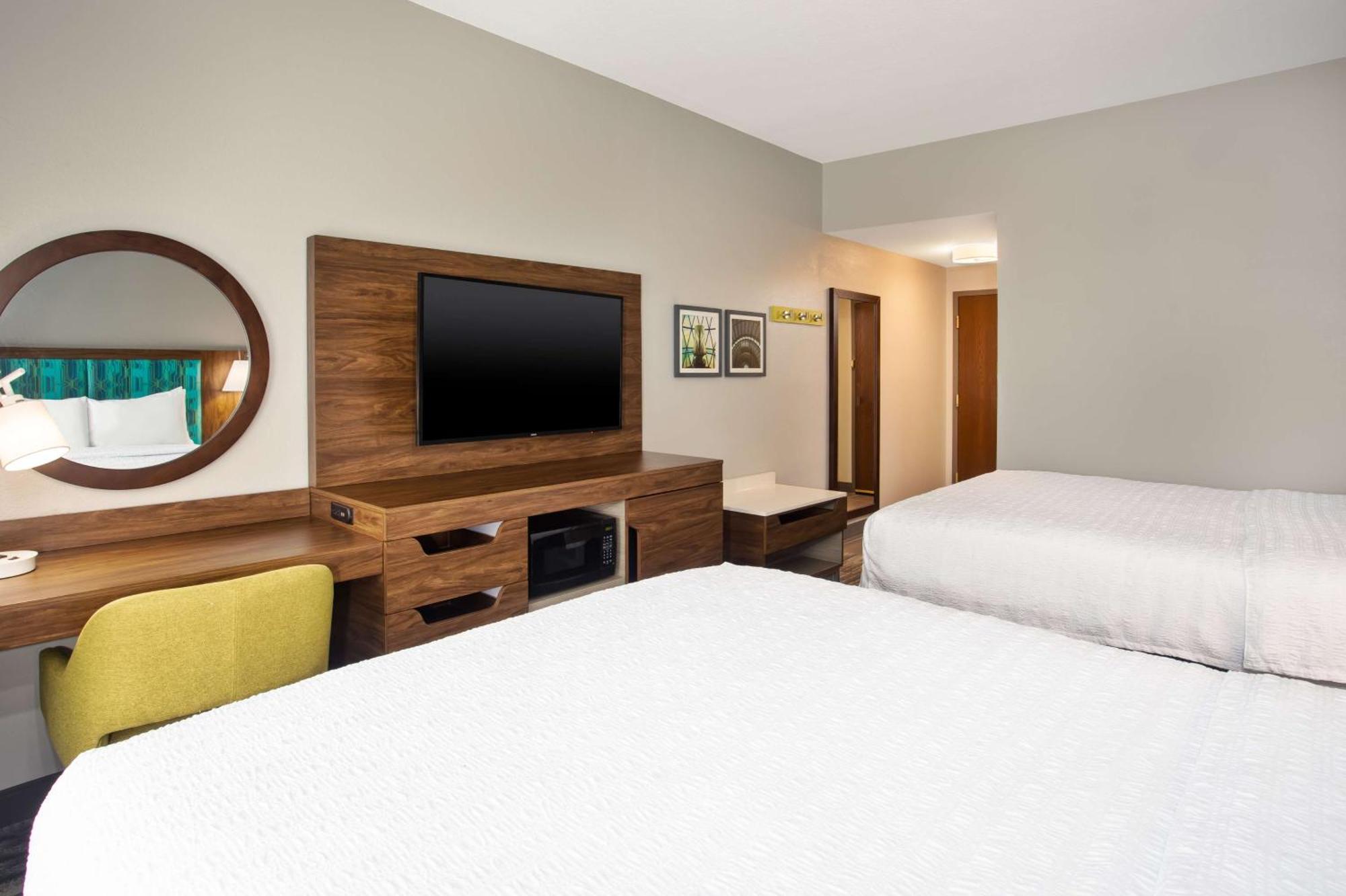 Room with Two Queen Beds - Non-Smoking