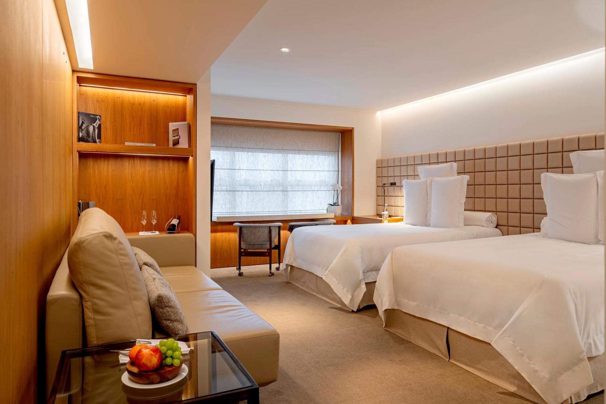 Quarto Luxo com 2 Camas de Solteiro
