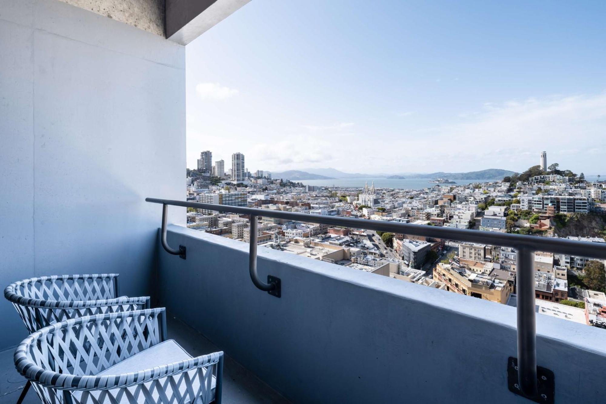 King Room with Balcony and Bay View - Top Floor