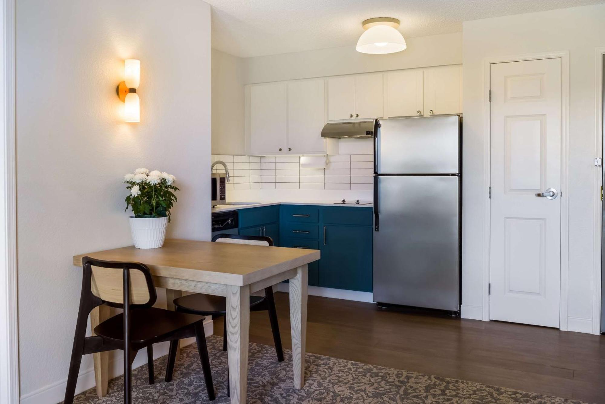 Bay View One Bedroom Suites Queen