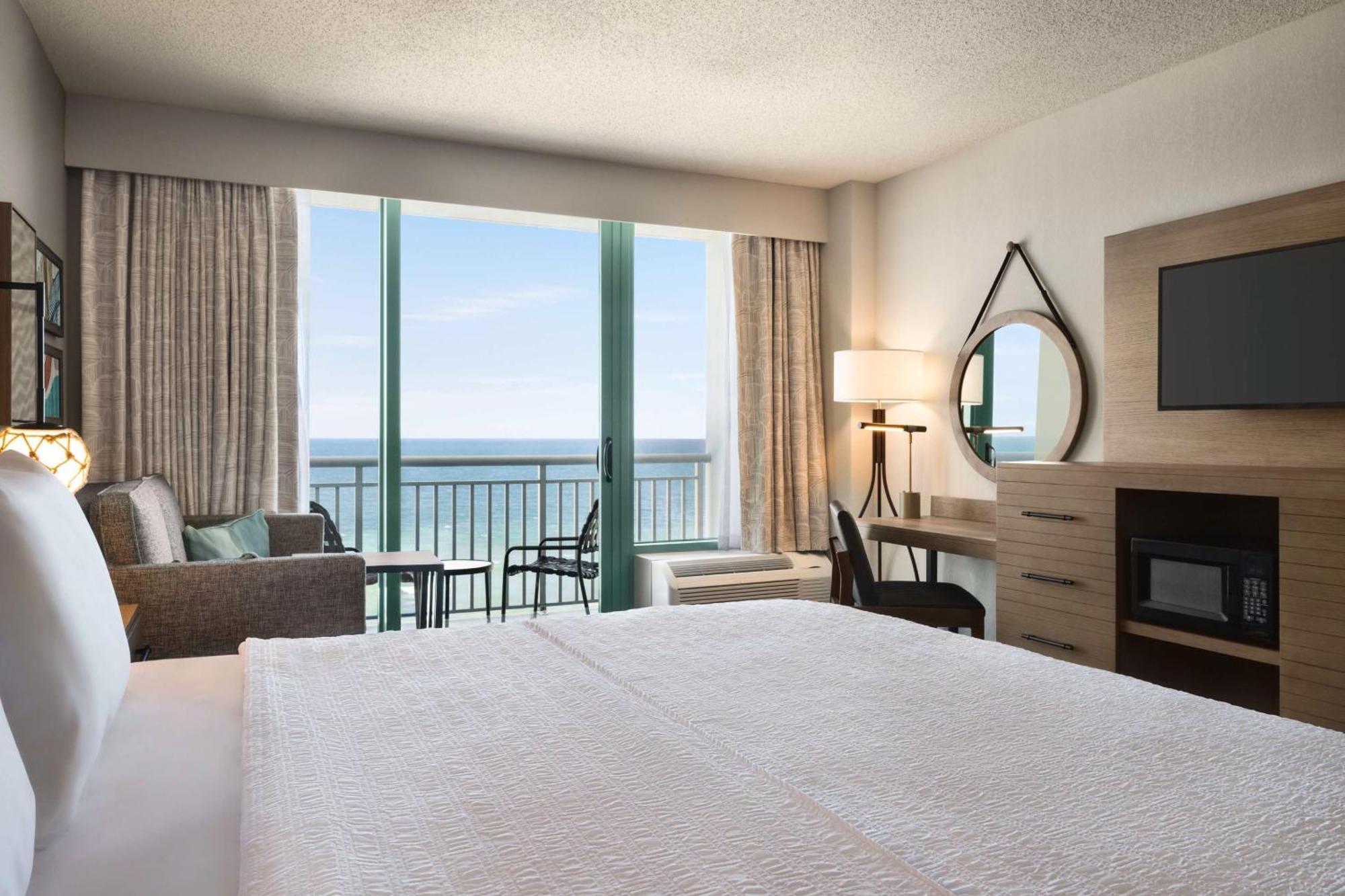 King Room with Sofa Bed and Shower - Oceanfront/Floors 3-5