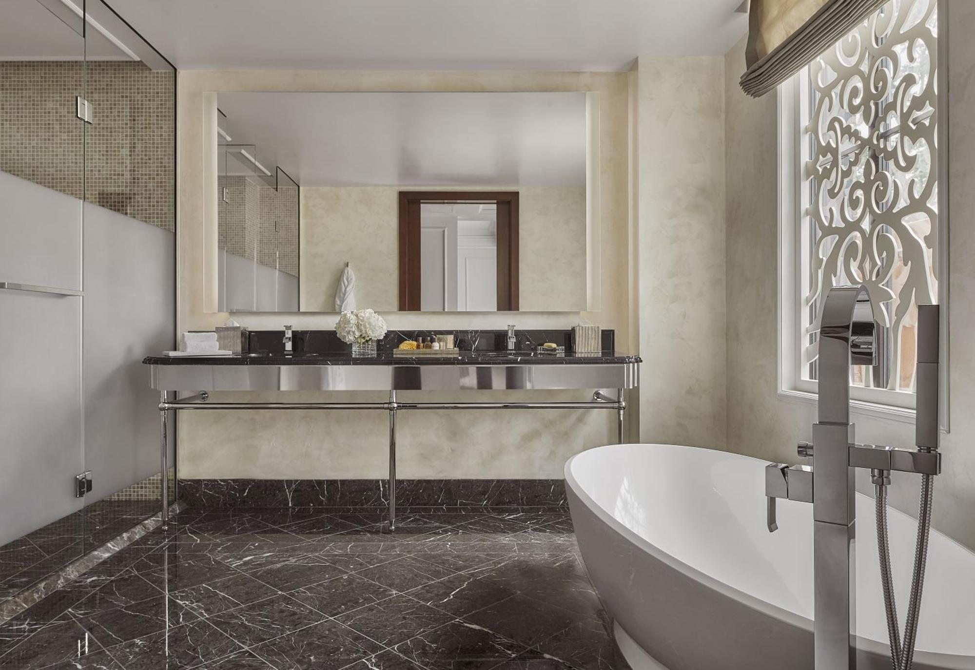 Rosewood Suite