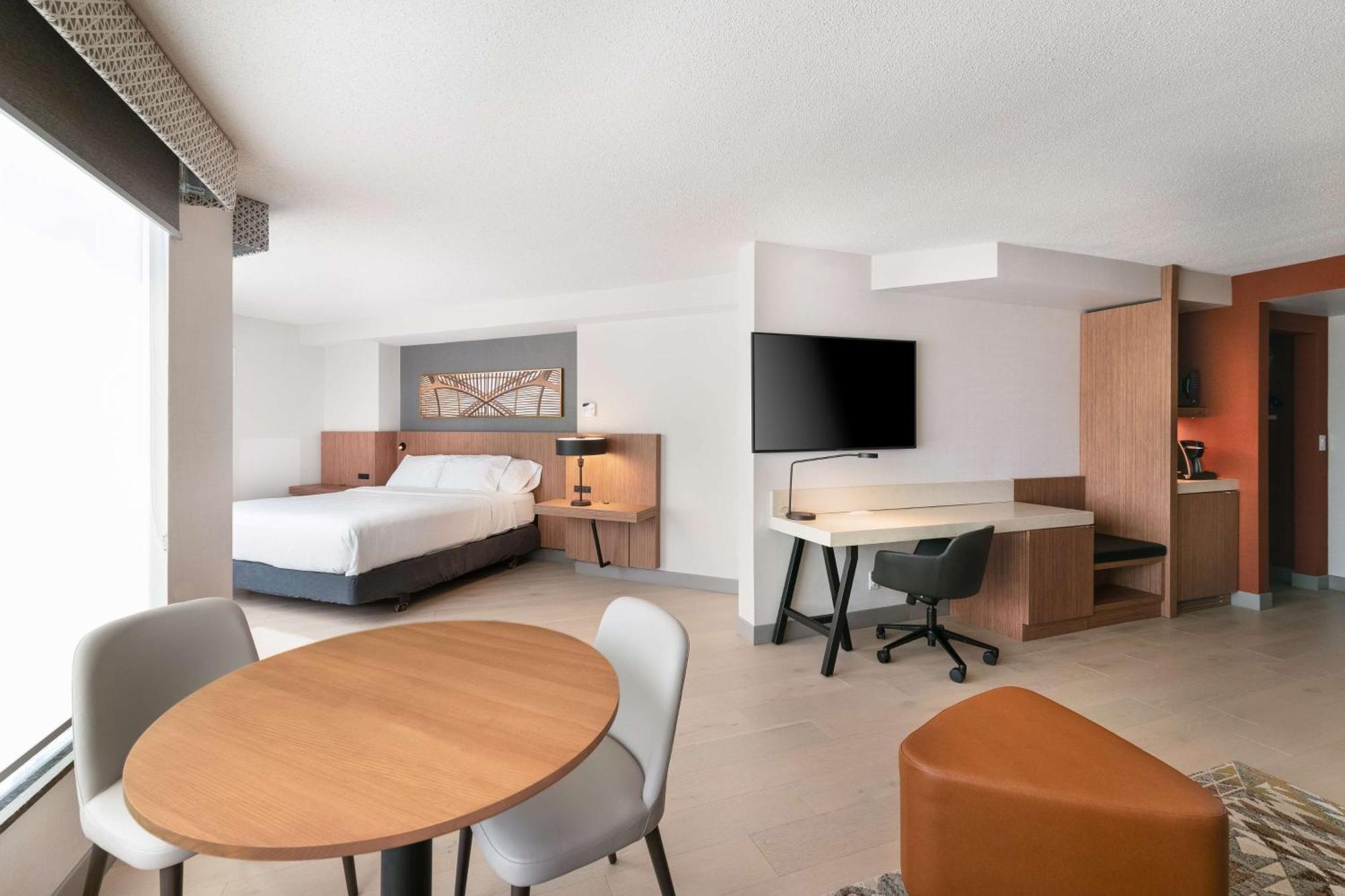 Junior King Suite Seating Area