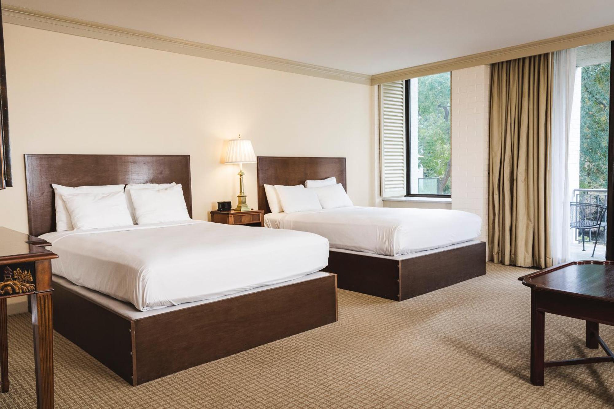 Deluxe Queen Room