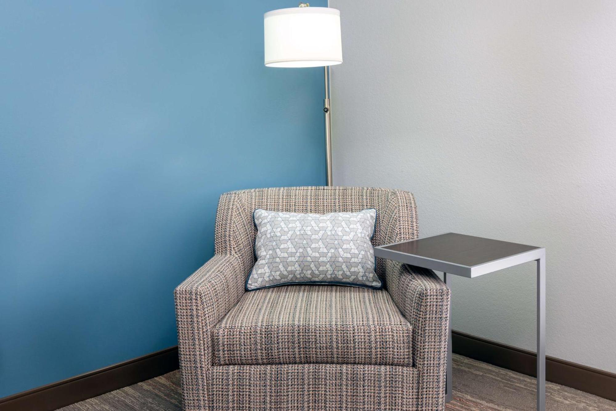 King Room Mobility Access or Non-Smoking