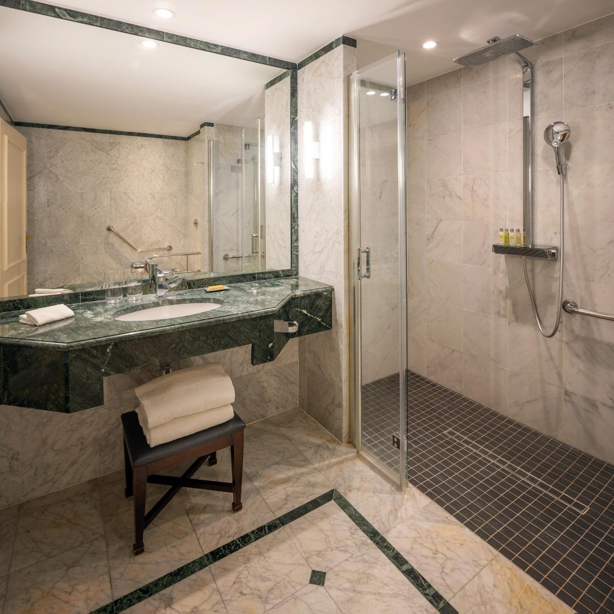 King Room Mobility Access