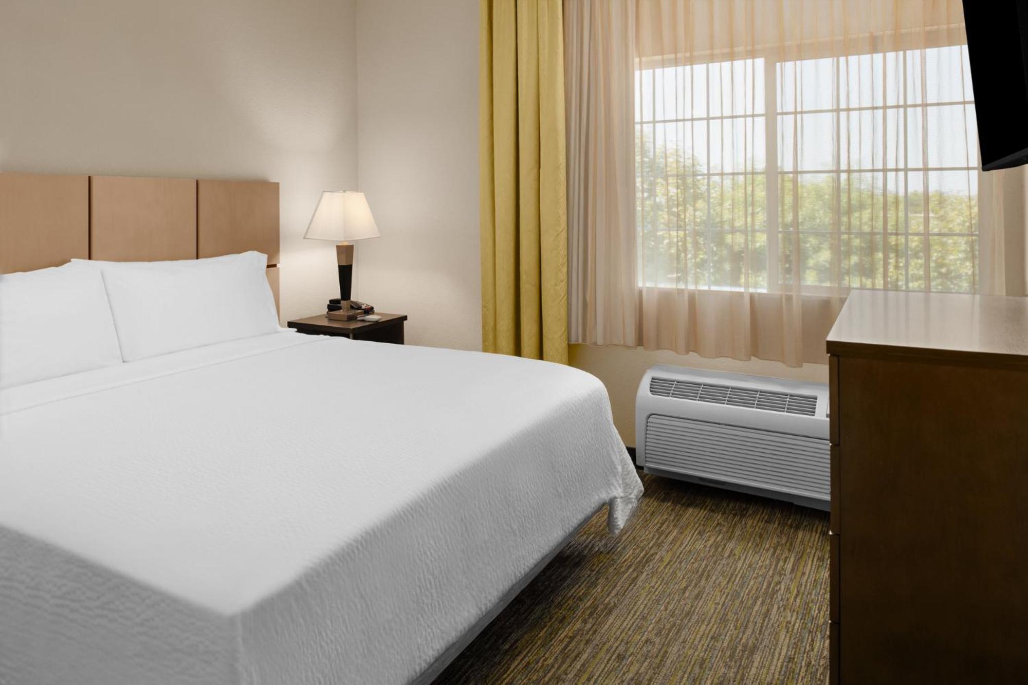 One-Bedroom King Suite