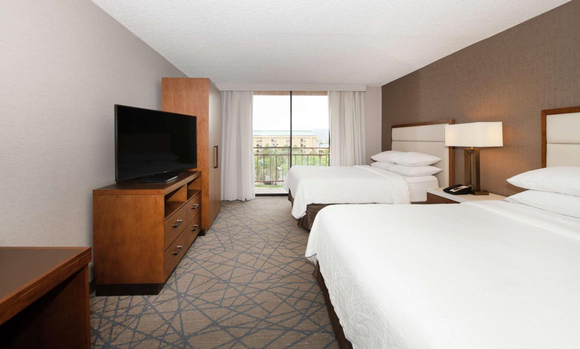 Queen Suite with Two Queen Beds - Hearing Accessible/Non-Smoking