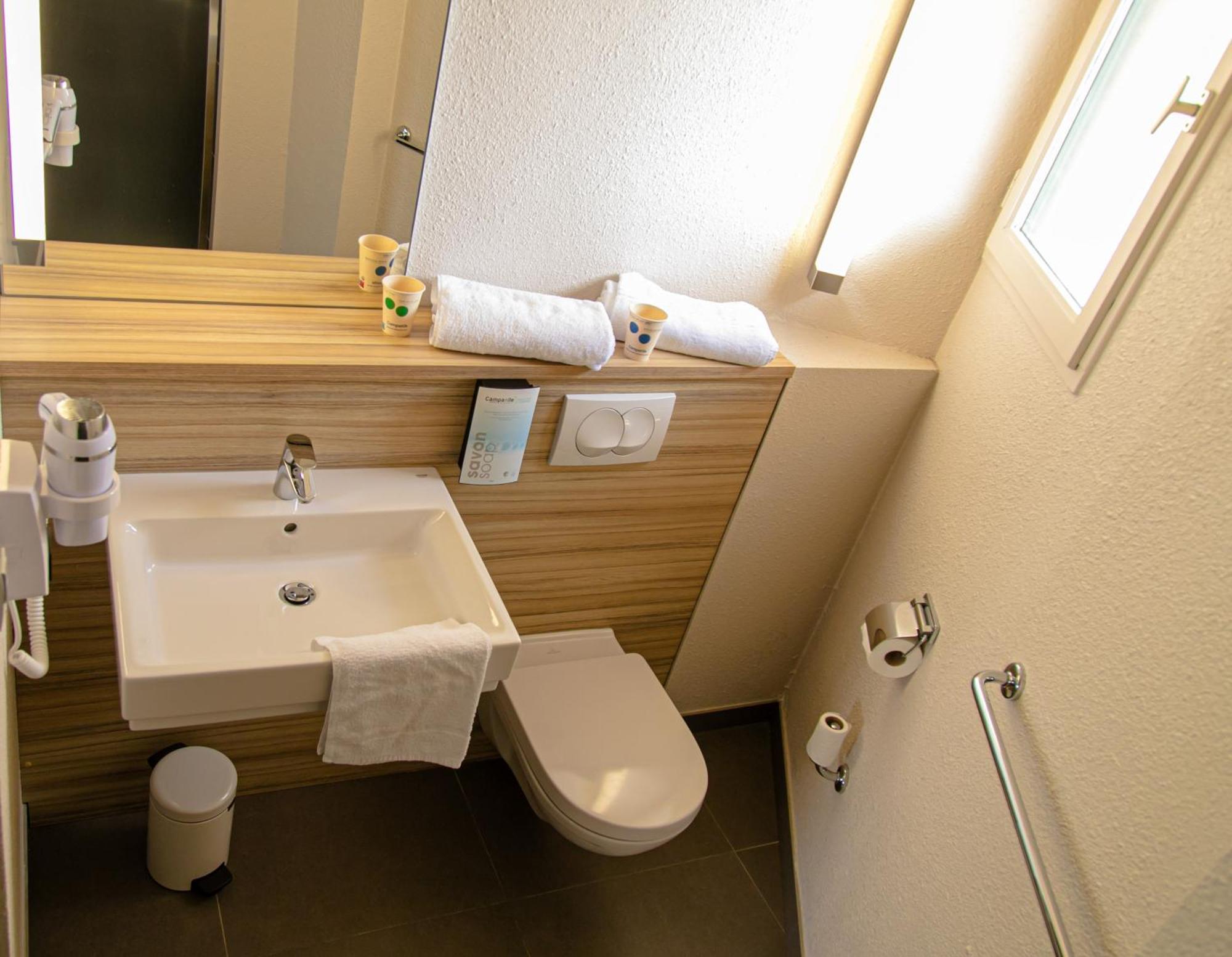 Room One Double Twin Beds