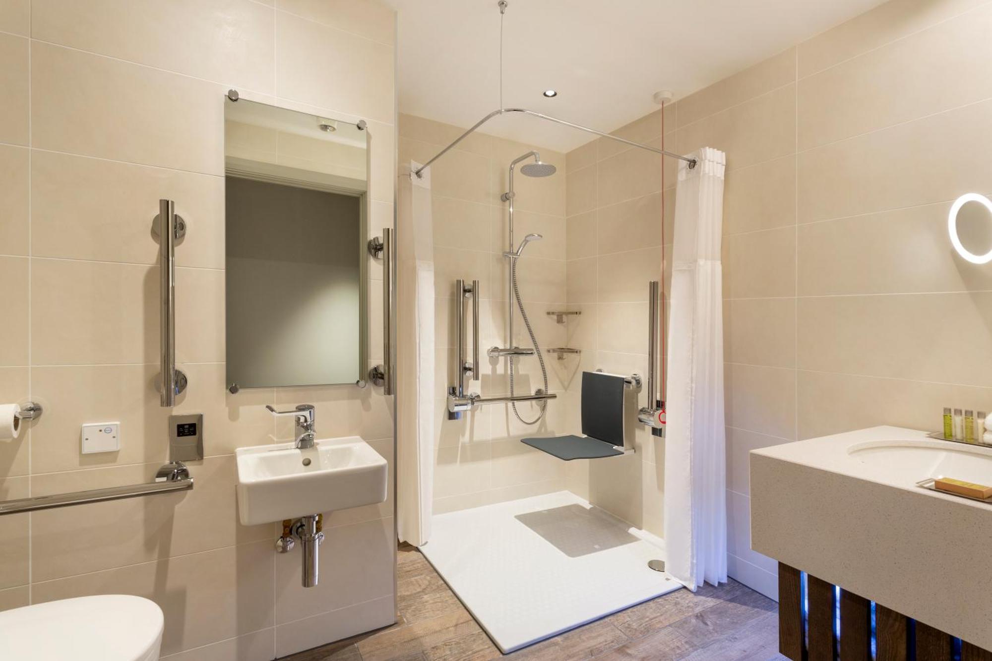 Queen Room Mobility Access