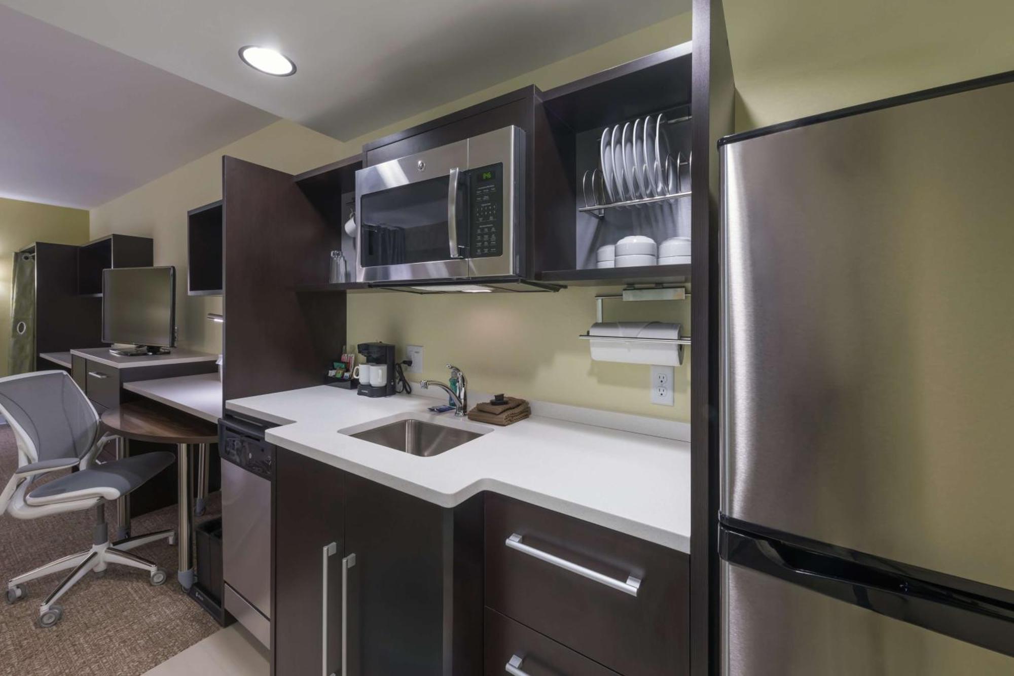 King Studio Suite - Mobility Access/Non-Smoking