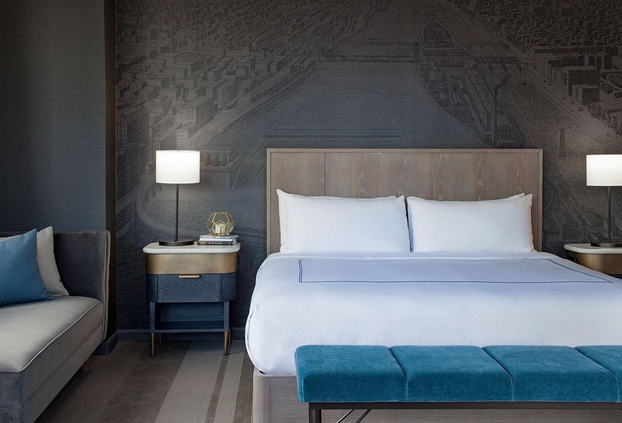 Deluxe King Room - Hearing Access