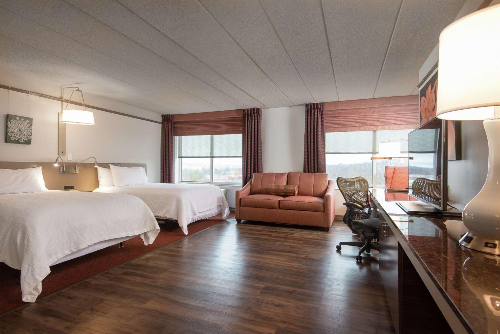 One-Bedroom Double Suite Mobility Hearing Access Tub