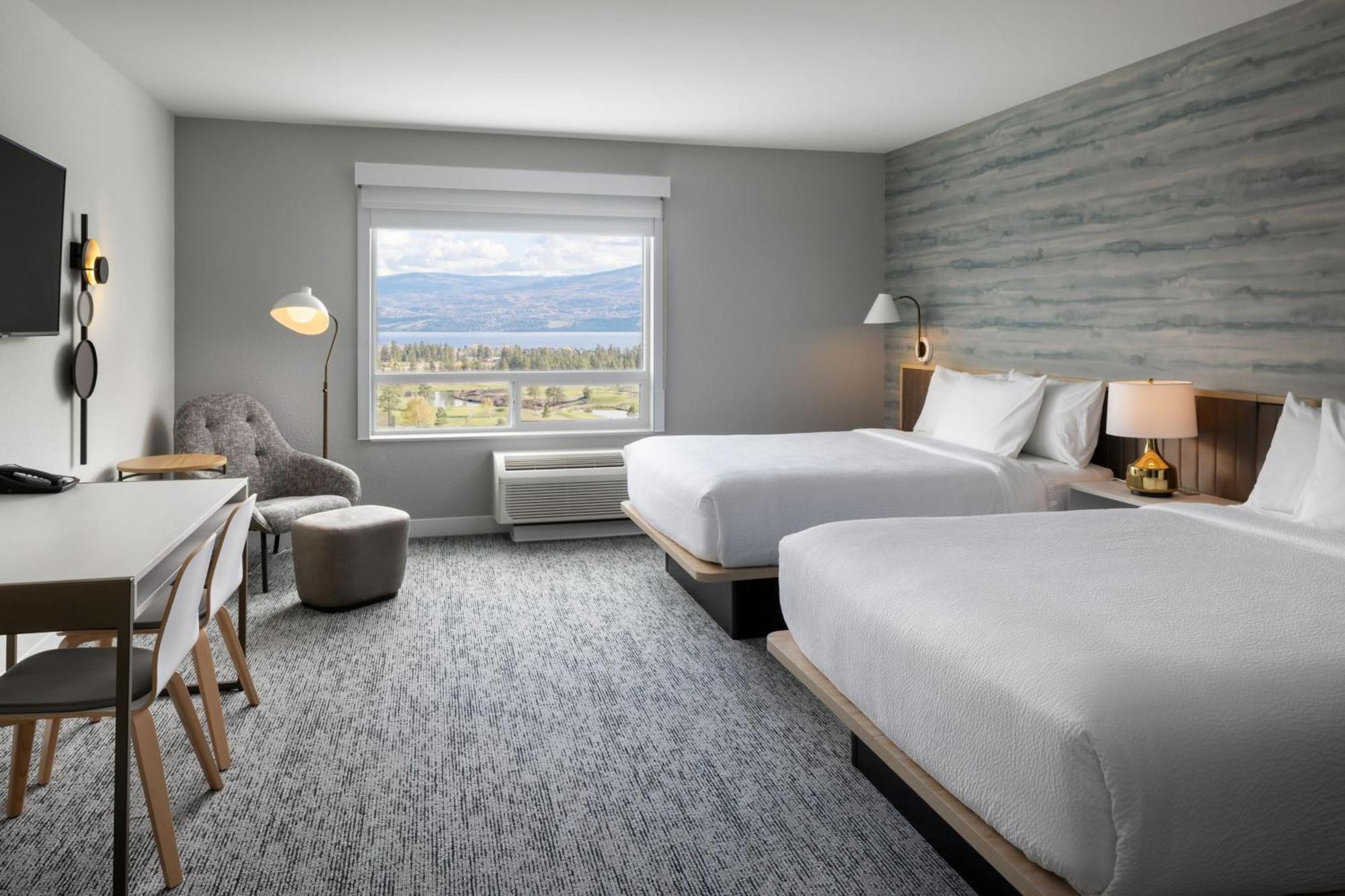 Studio 2 Queen Lake view
