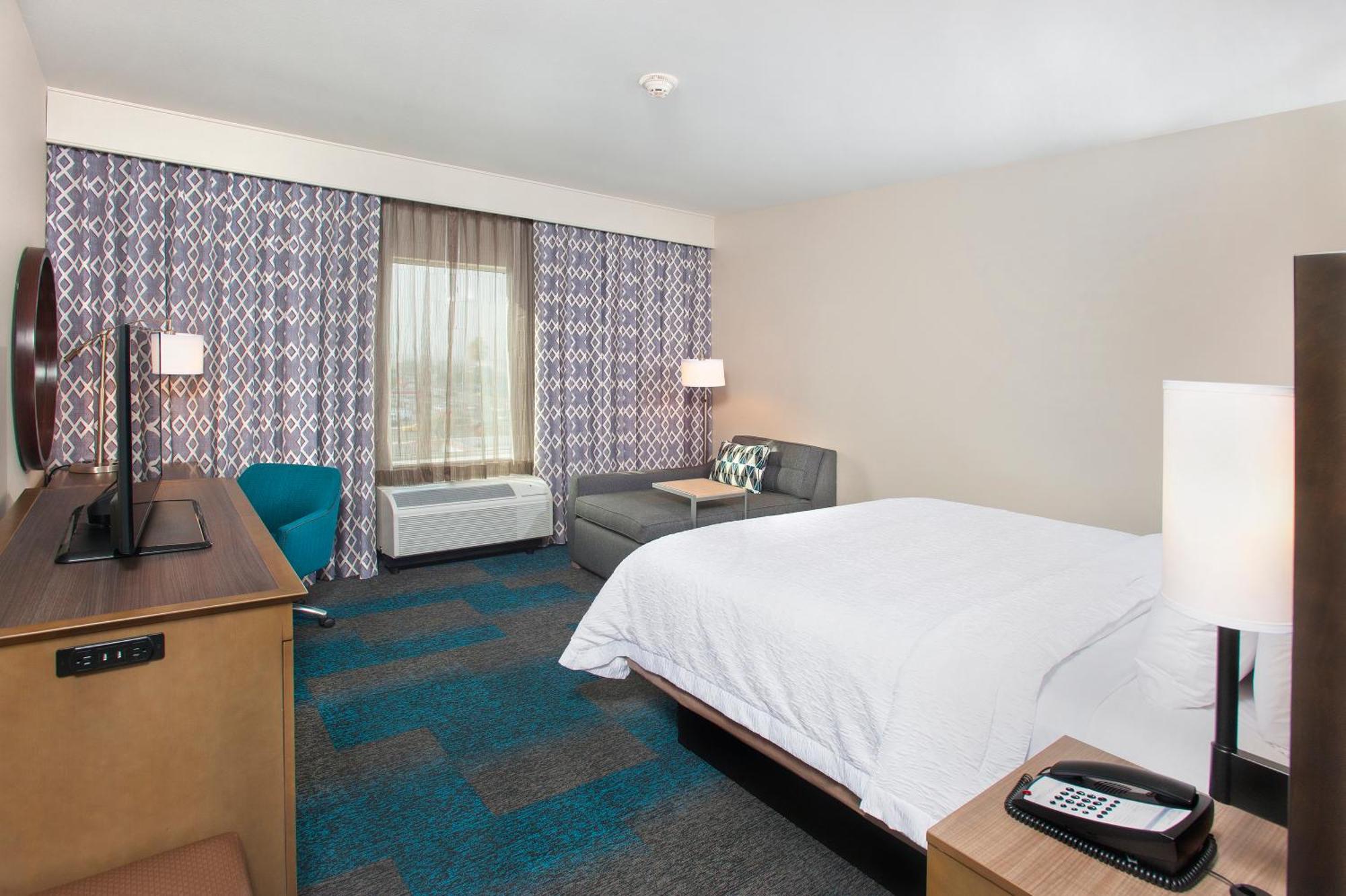 King Room Hearing Access or Non-Smoking