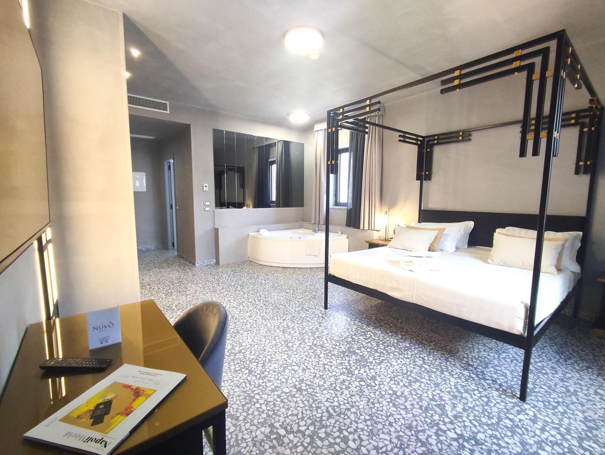 Deluxe Double Room Bath,1565569378:JPEG