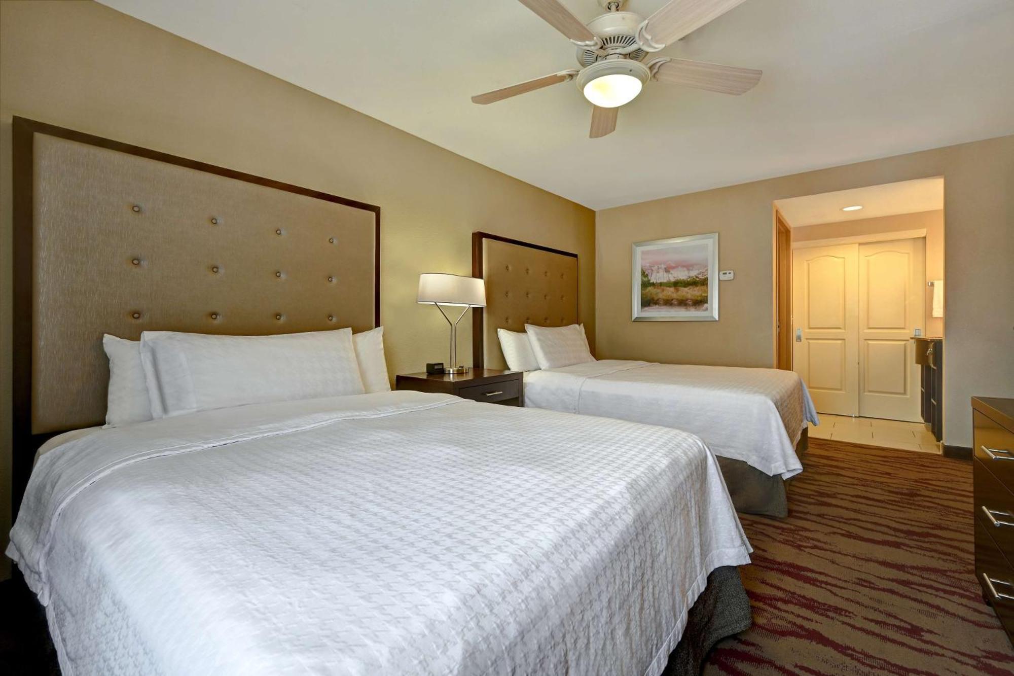 One-Bedroom Queen Suite Two Queen Beds Non-Smoking