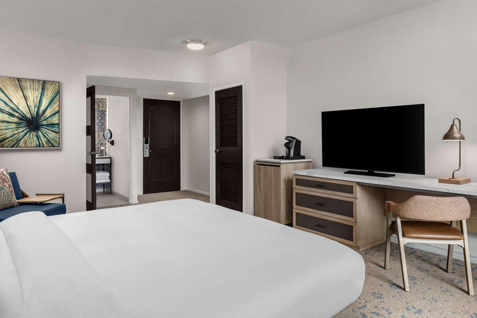 Standard King Room