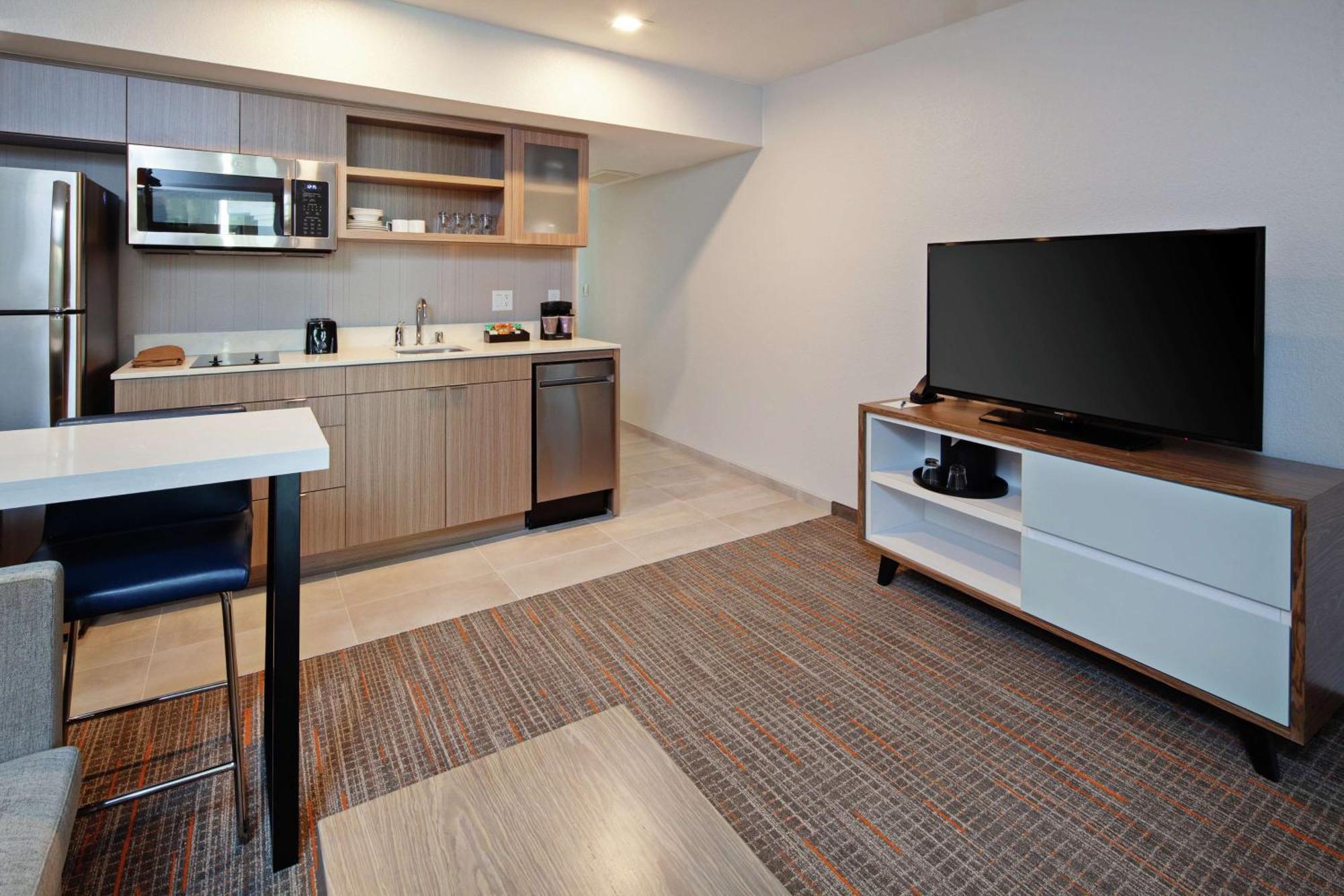One-Bedroom King Suite Non-Smoking