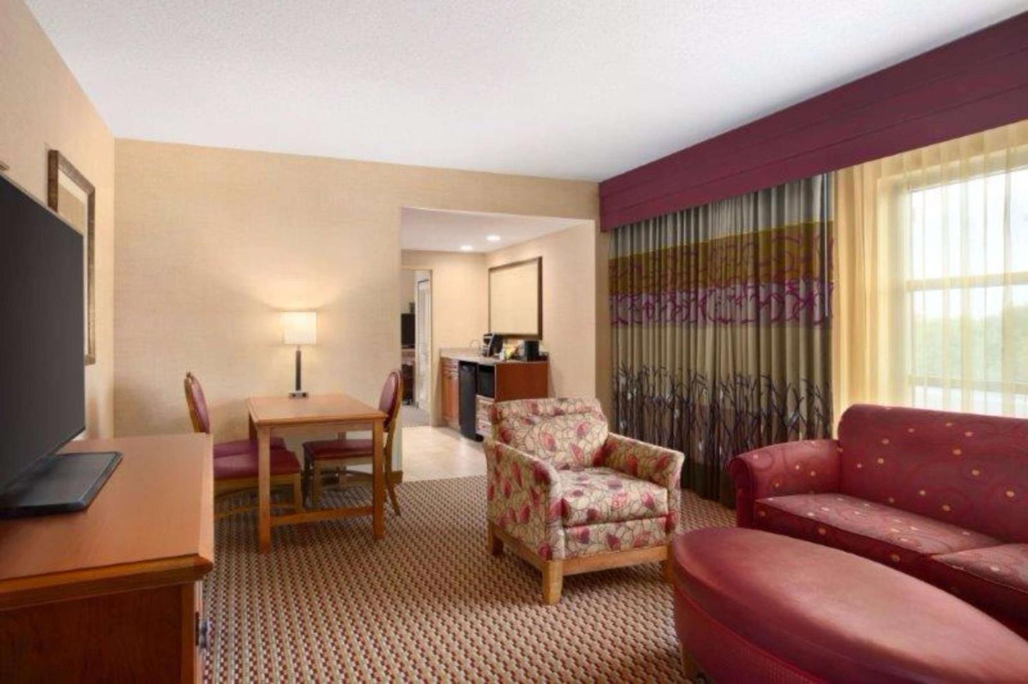 Corner Suite