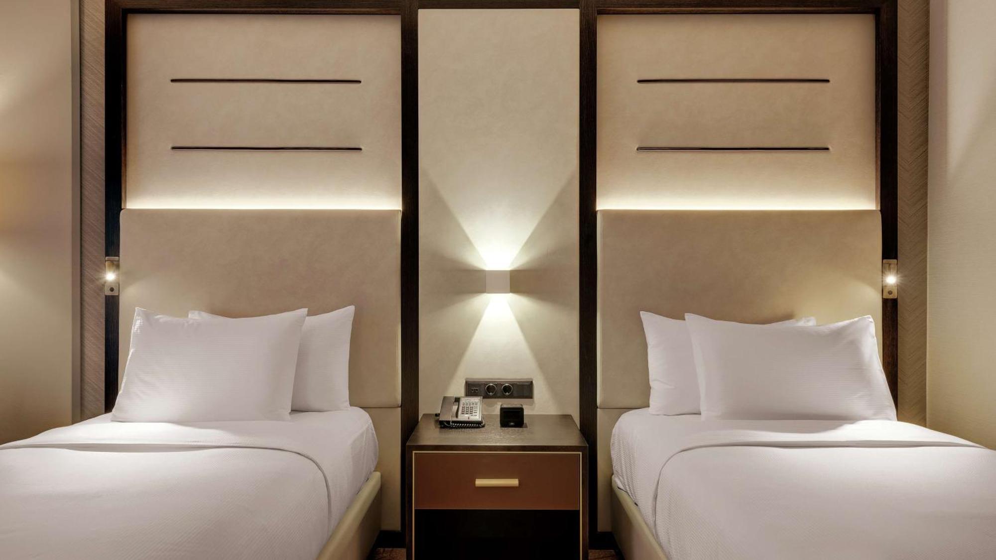 Quarto com 2 Camas de Solteiro