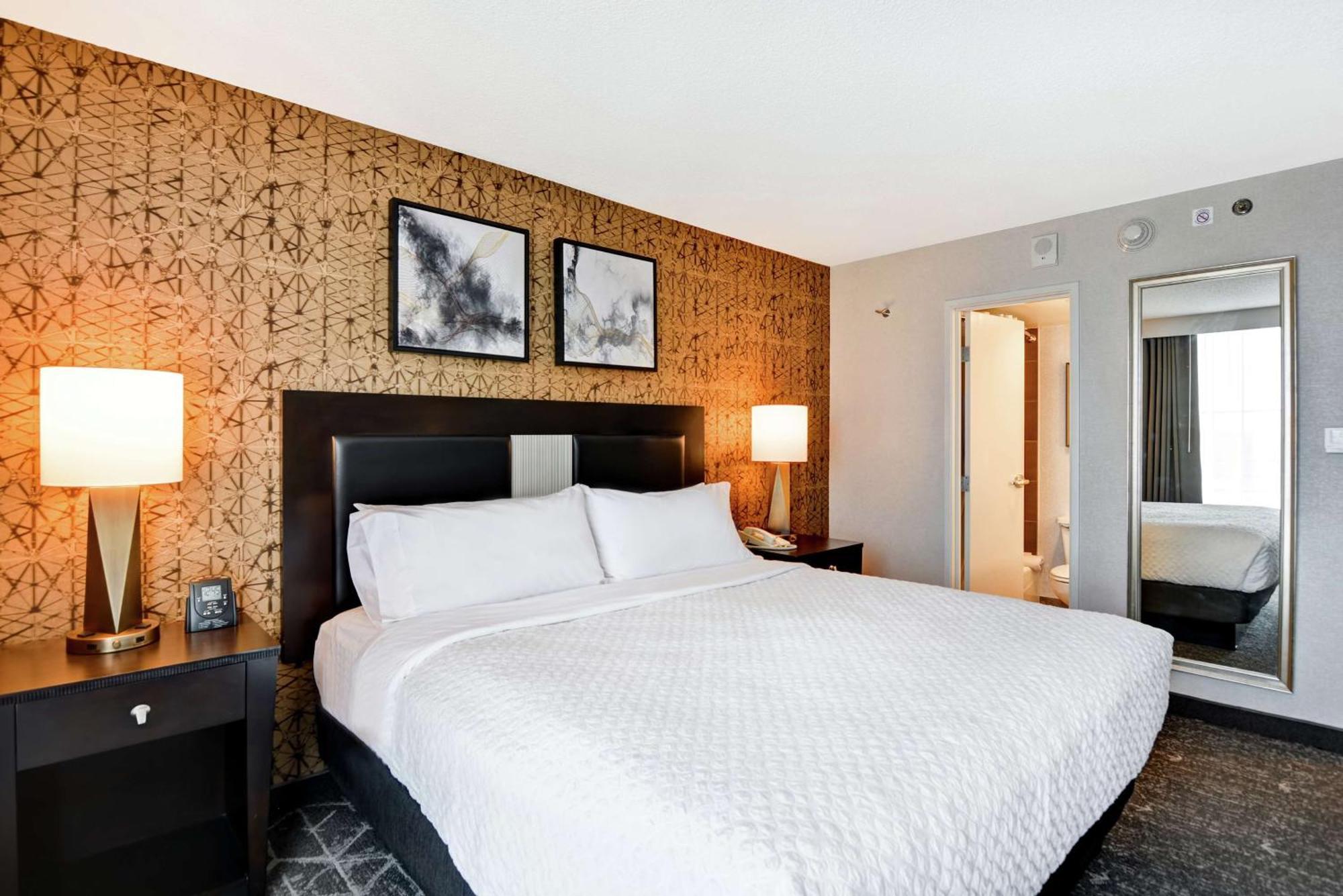 King Suite w or Sofa Sleeper 1 Bedroom