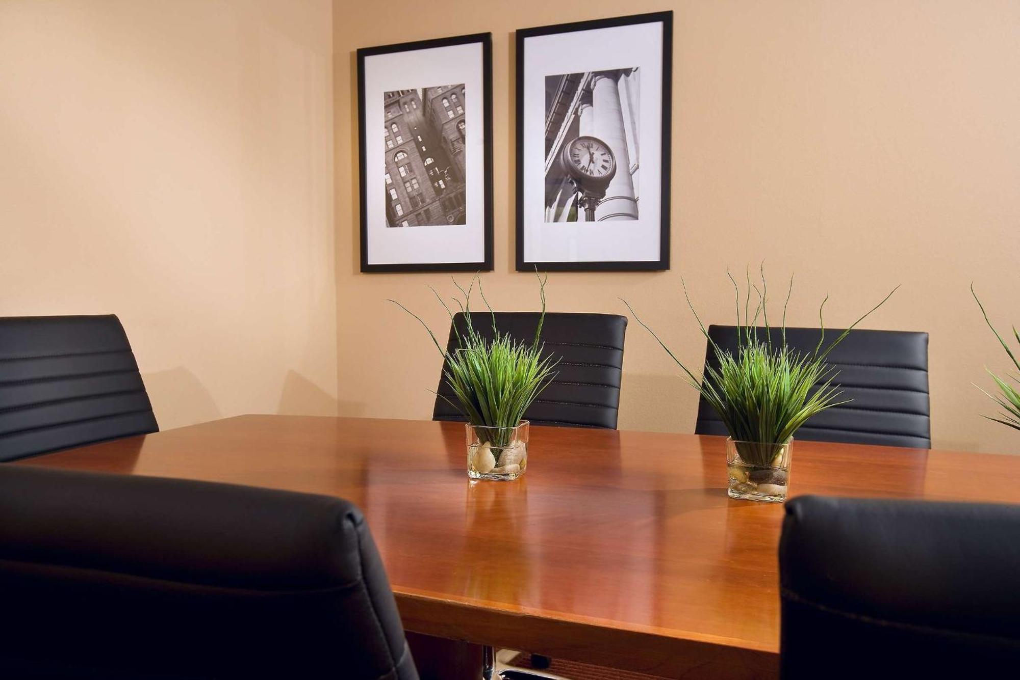 King Boardroom Suite Non Smoking