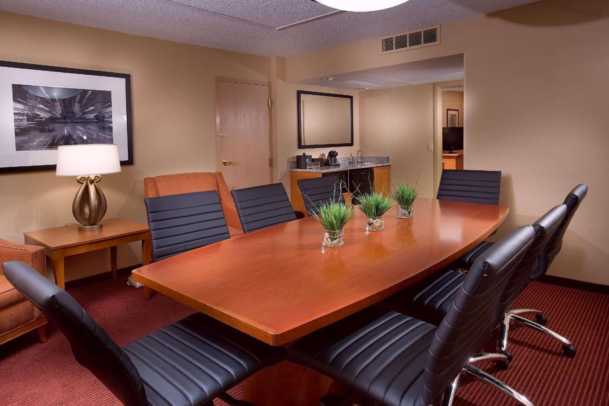 King Boardroom Suite Non Smoking