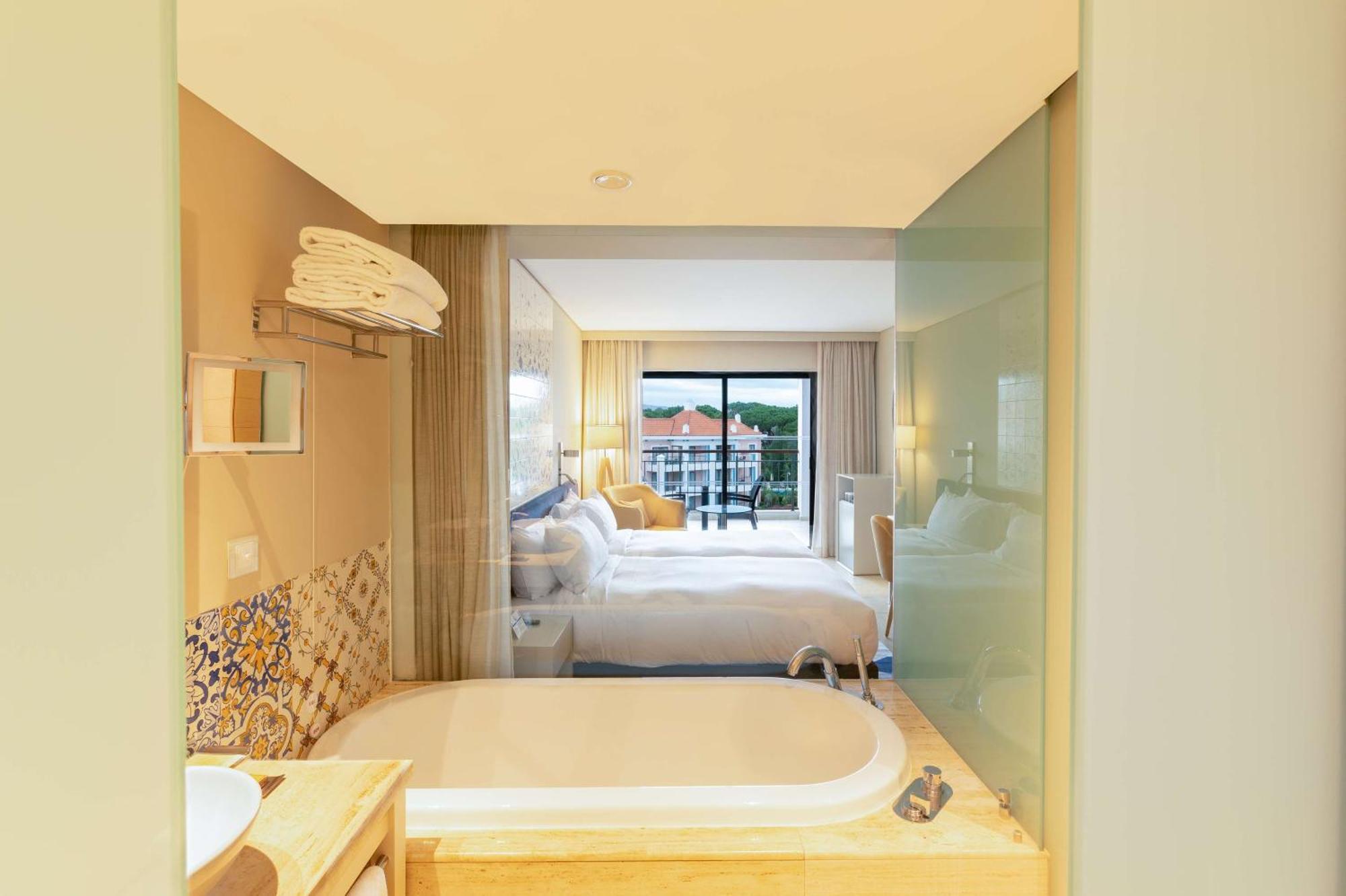 Chambre Lits Jumeaux de Luxe - Vue sur Piscine