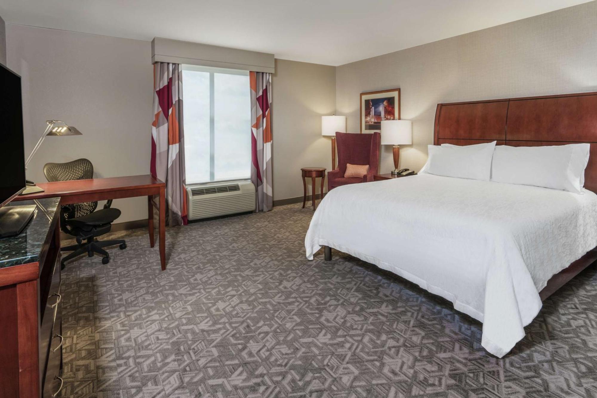 King Room Bath Tub Mobility Hearing Accessible