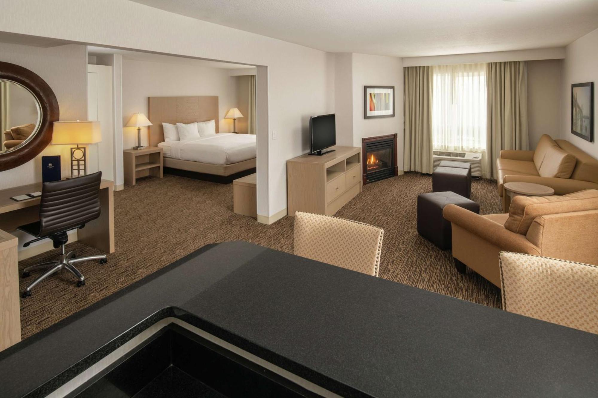 Junior King Suite with Fireplace