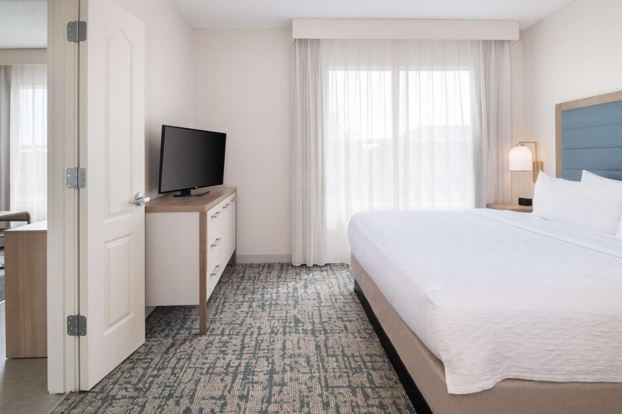 One-Bedroom King Suite Non-Smoking