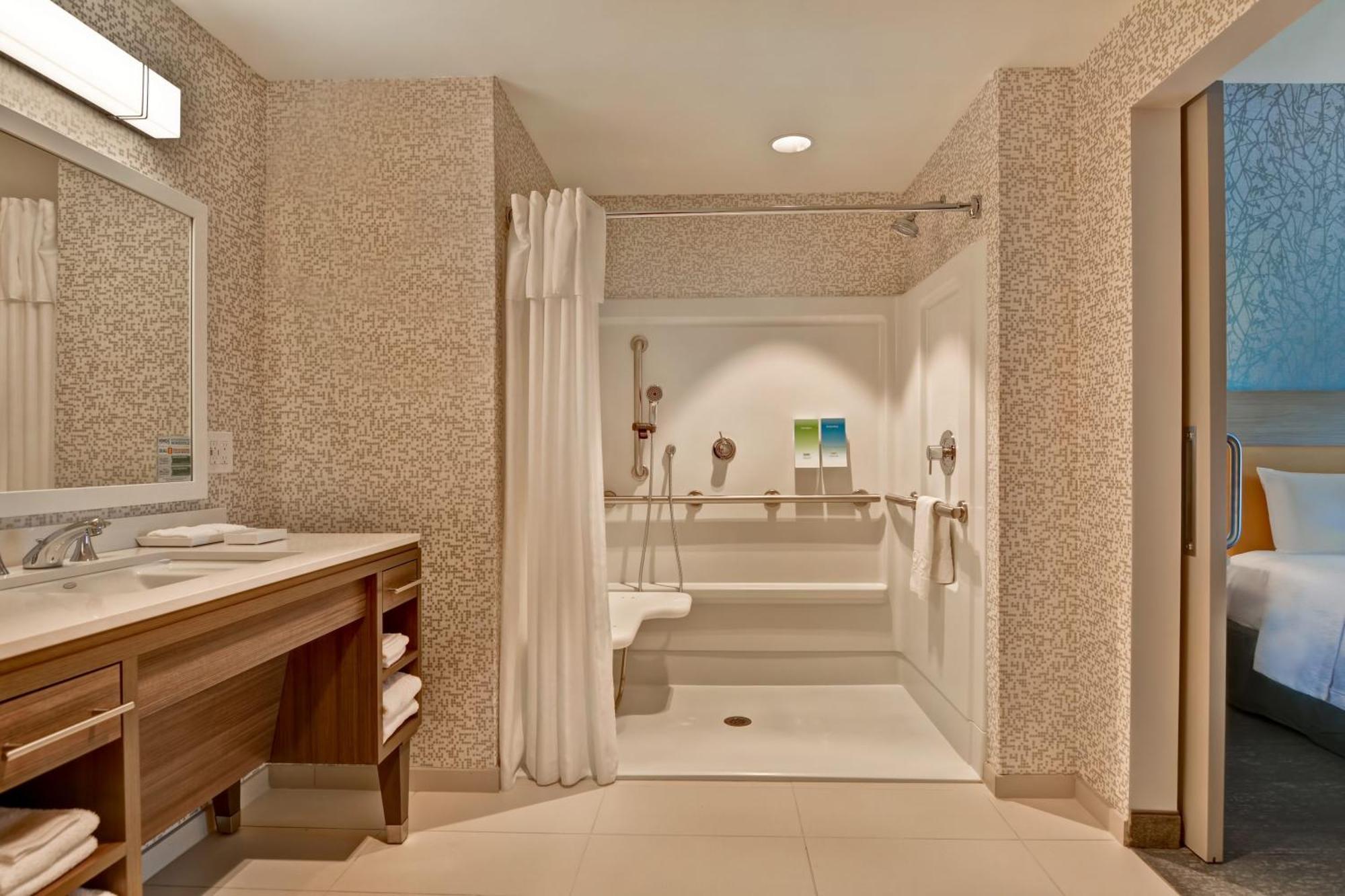 King Suite - Hearing Access/Non-Smoking